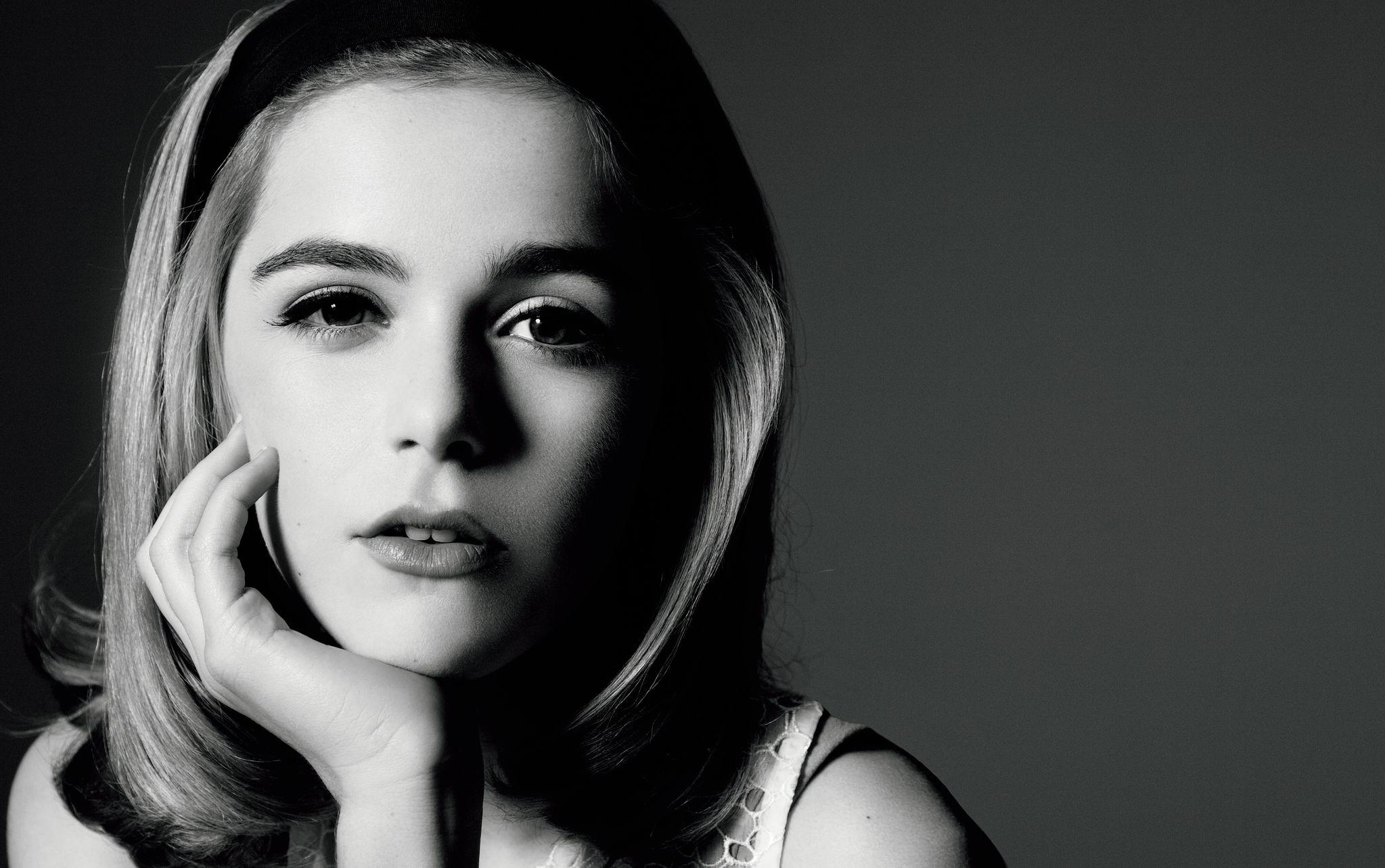 2047x1283 Kiernan Shipka wallpaper