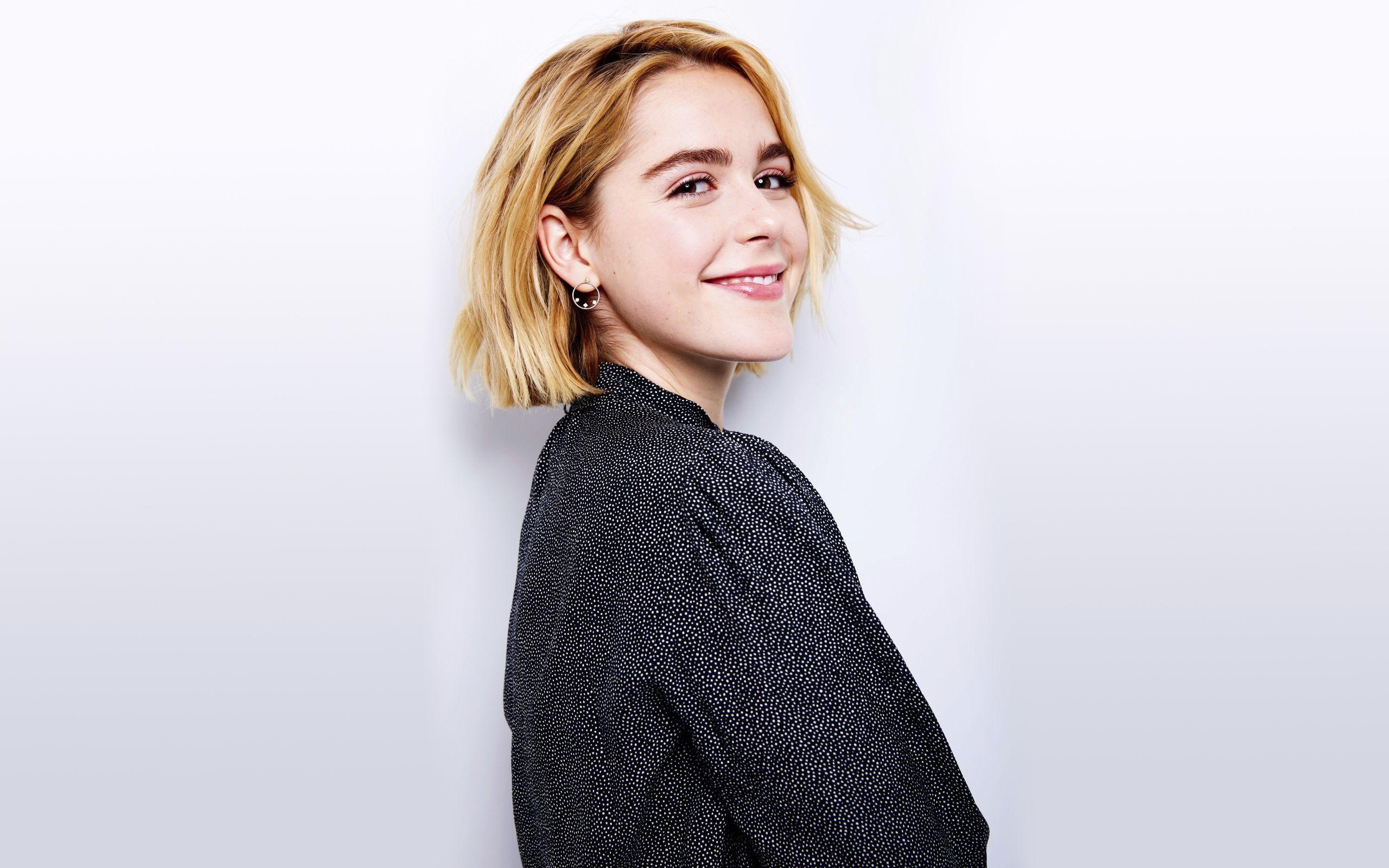 2560x1600 Wallpaper of Actress, American, Girl, Kiernan Shipka