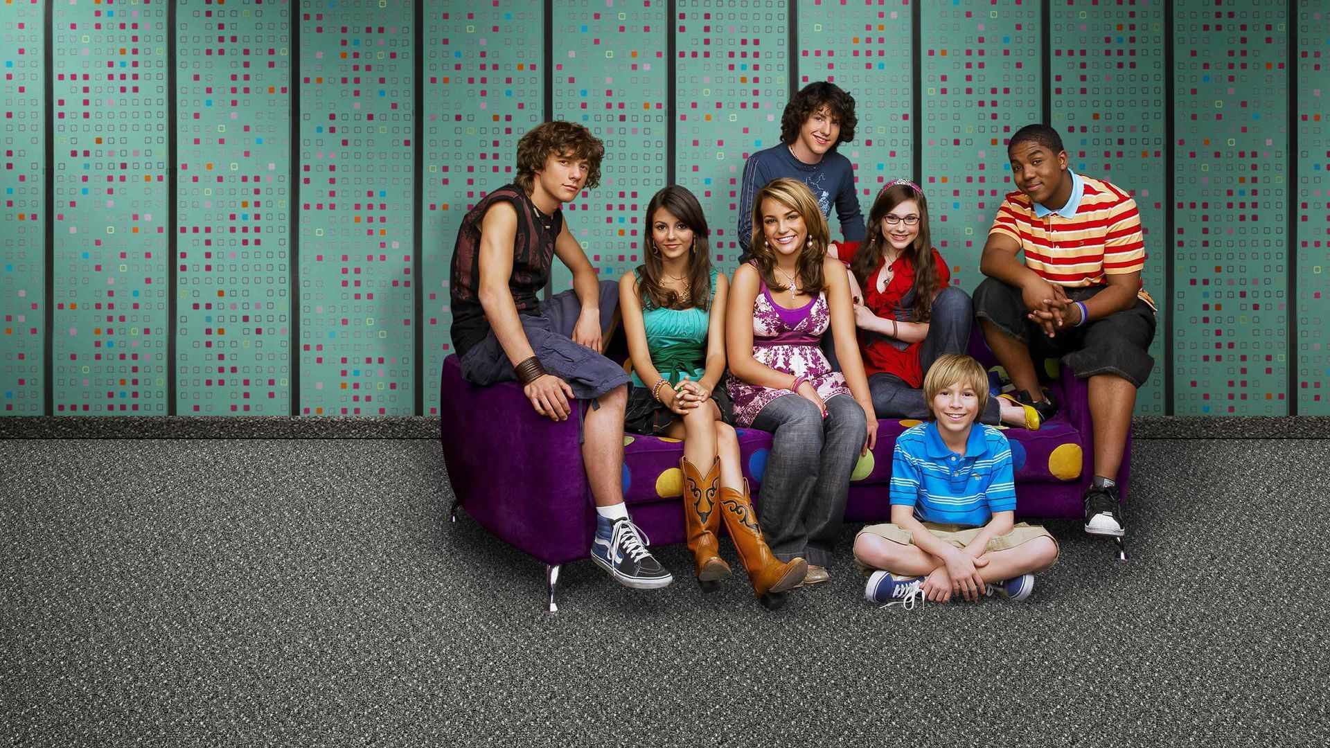 1920x1080 Watch Zoey 101 Streaming Online