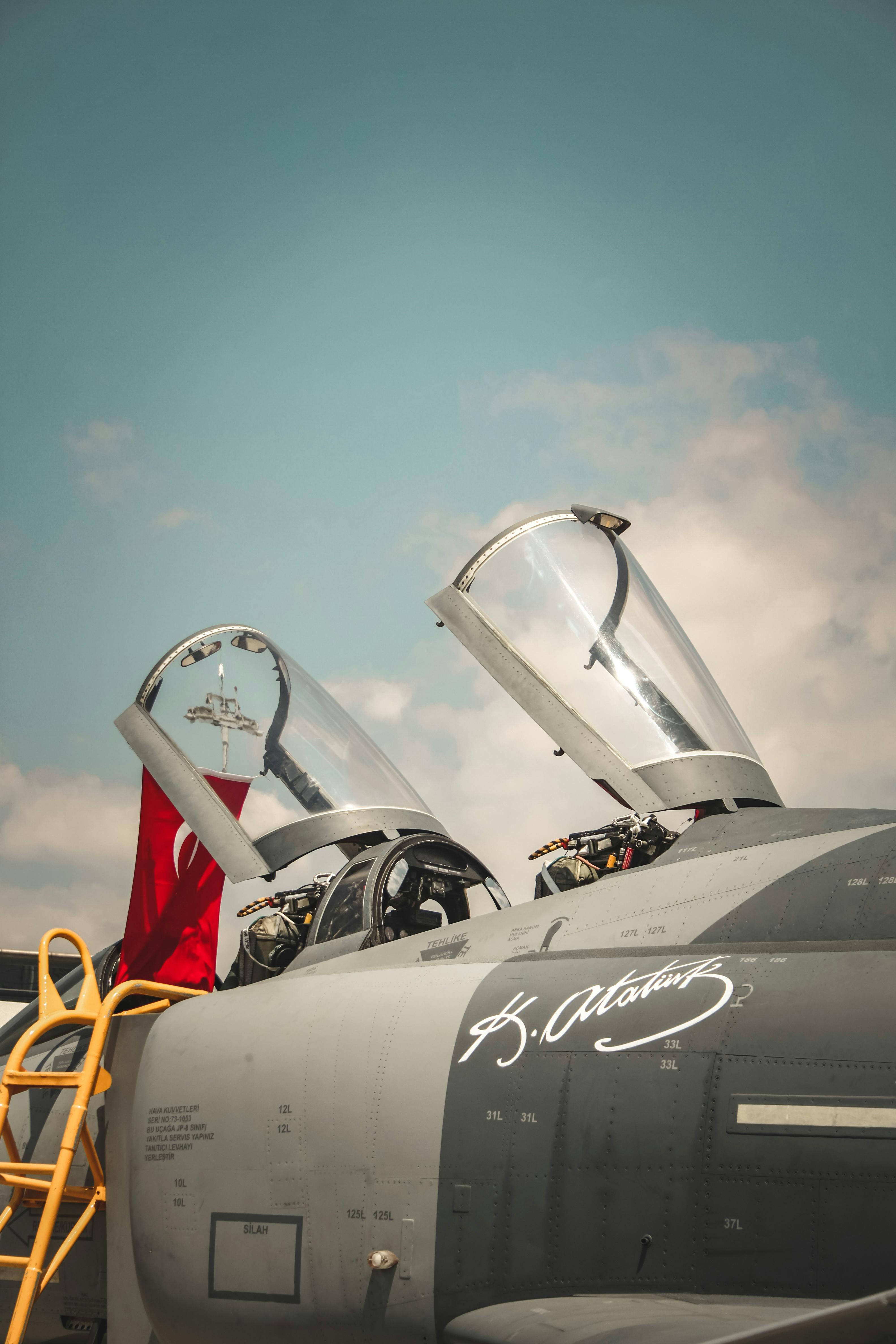 3168x4752 Close up of Turkish Air Force Fighter
