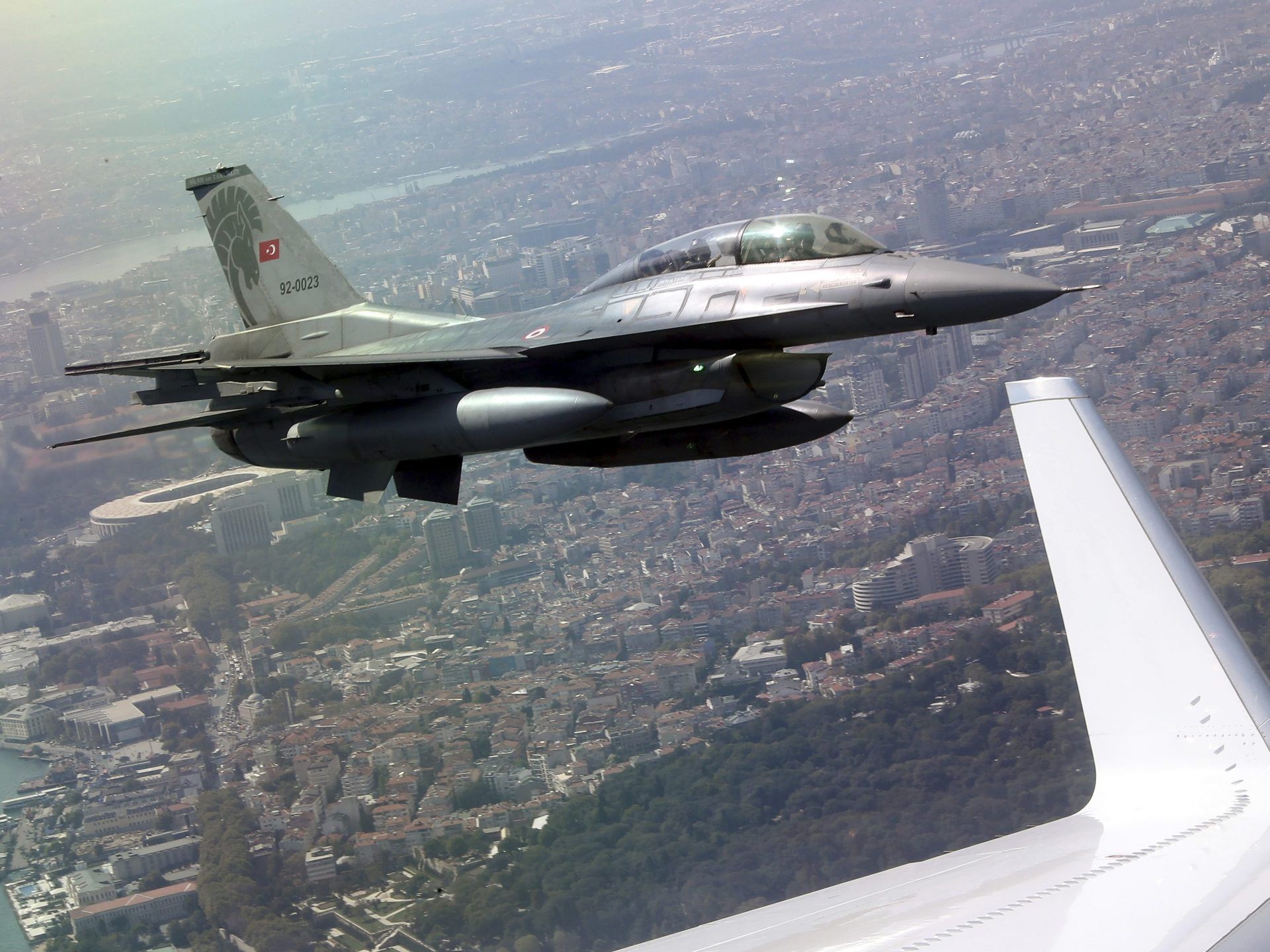 1920x1440 Turkish air strikes target northern