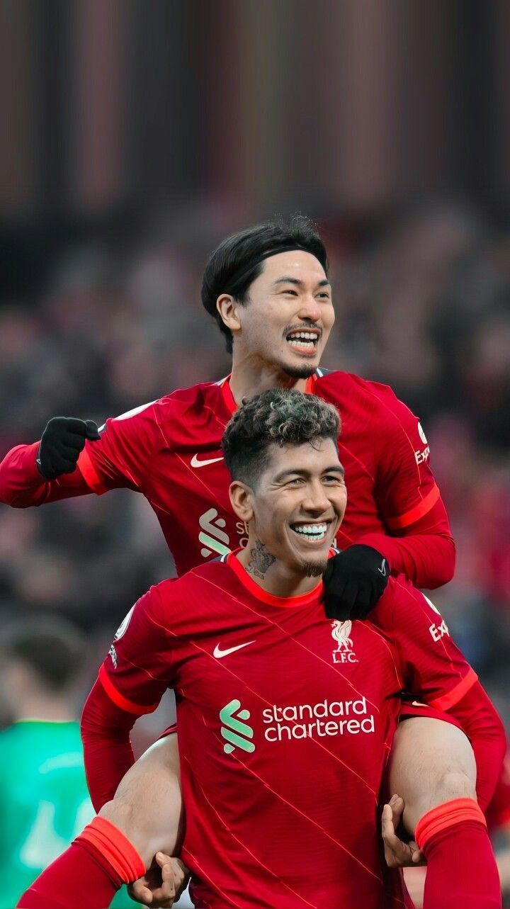 720x1283 Roberto Firmino and Takumi Minamino