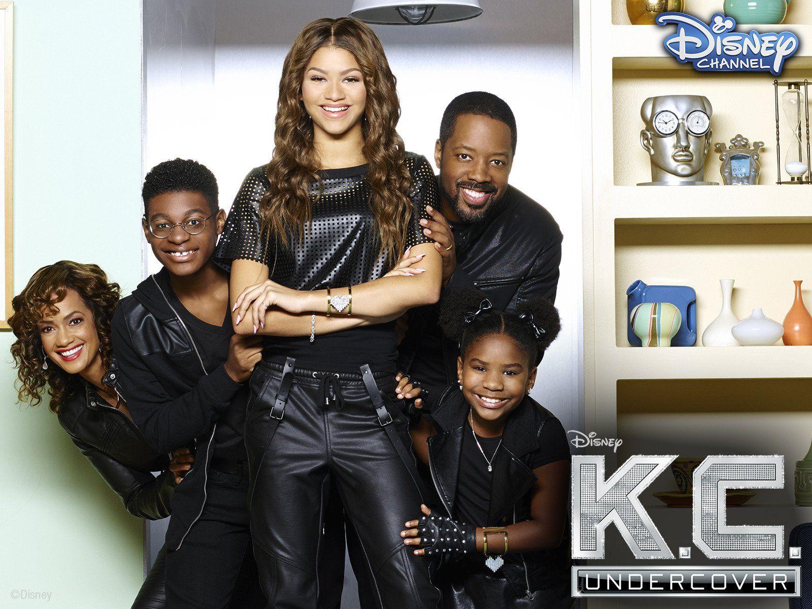 K c undercover. Кейси под прикрытием. Кейси Купер под прикрытием. Кейси под прикрытием и Джесси.