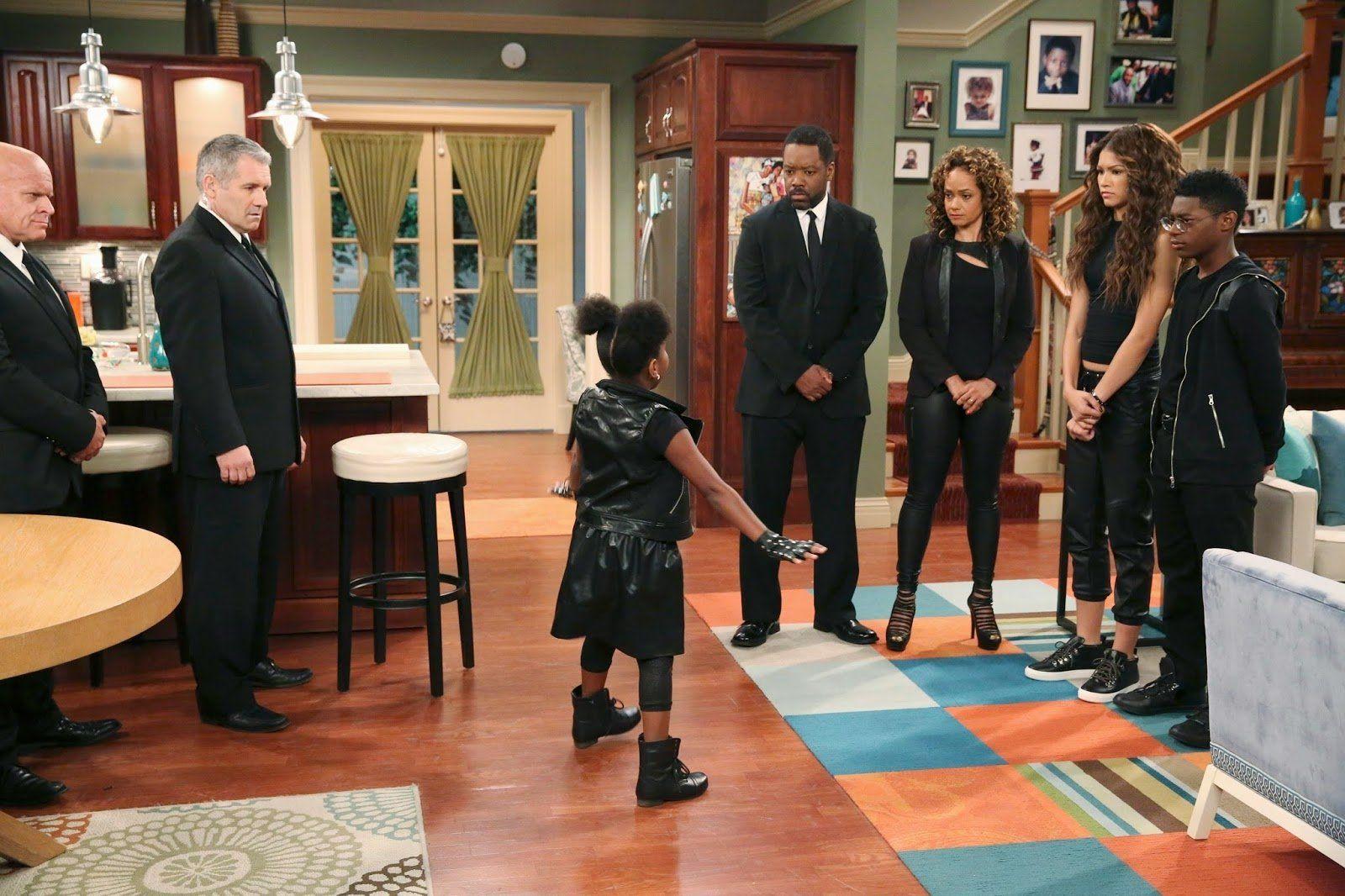 K c undercover. Кейси под прикрытием. Стиль Кейси Купер.