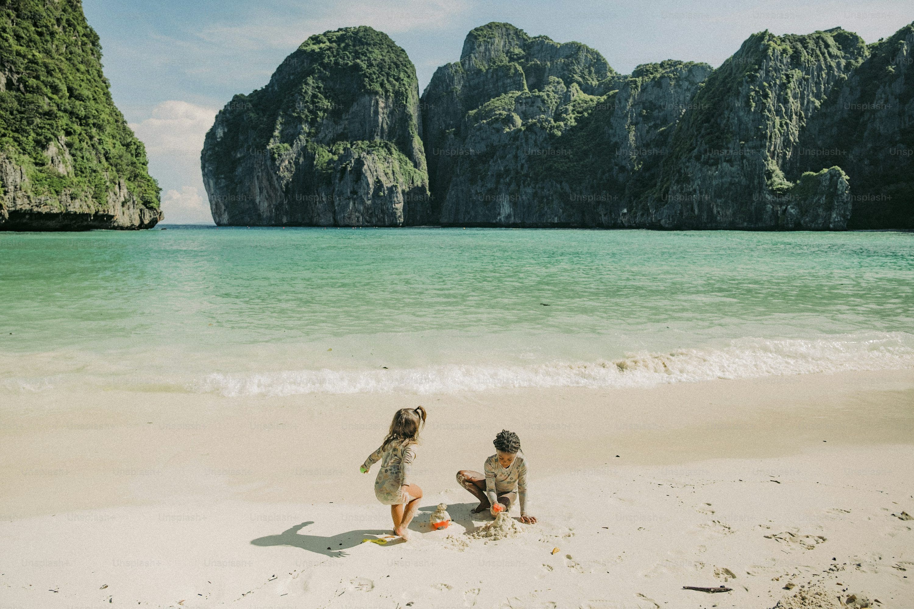 3000x2000 Maya Bay Picture. Download Free
