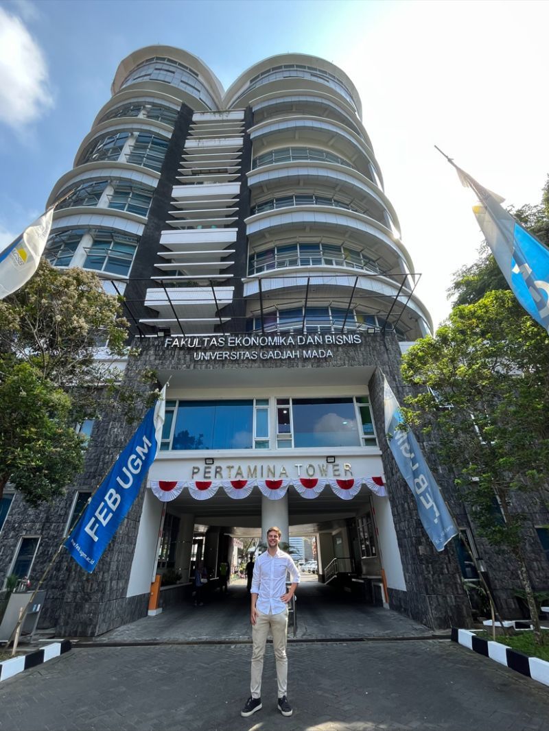 800x1066 internship #indonesia #business #exchange #finance