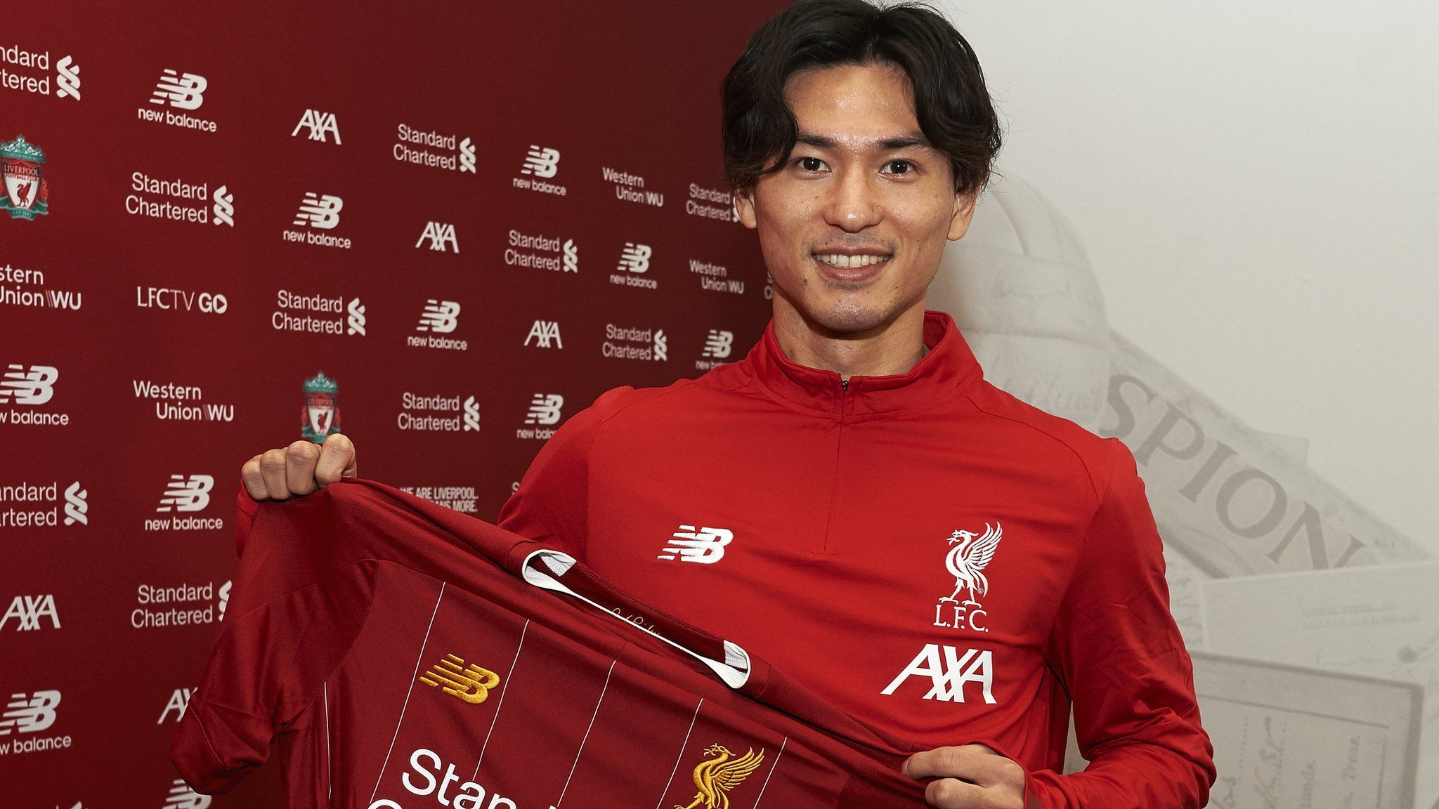 2048x1152 Takumi Minamino: Liverpool to sign Red