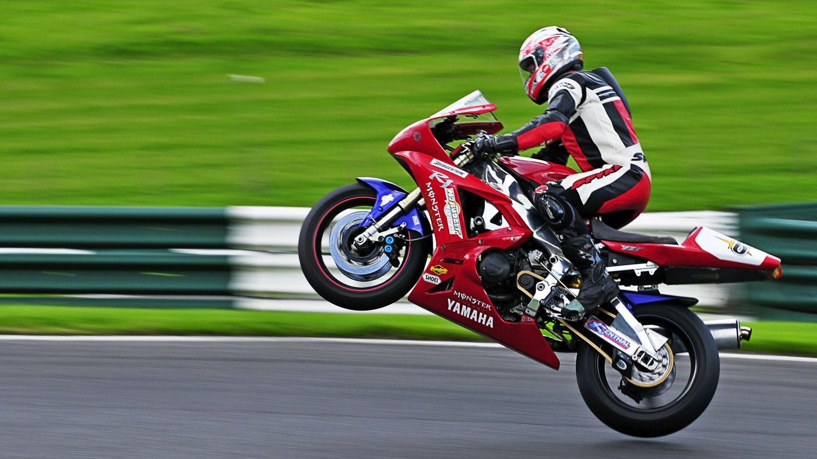 1680x945 Yamaha R1 Wheelie 1680 x 945 HDTV Wallpaper