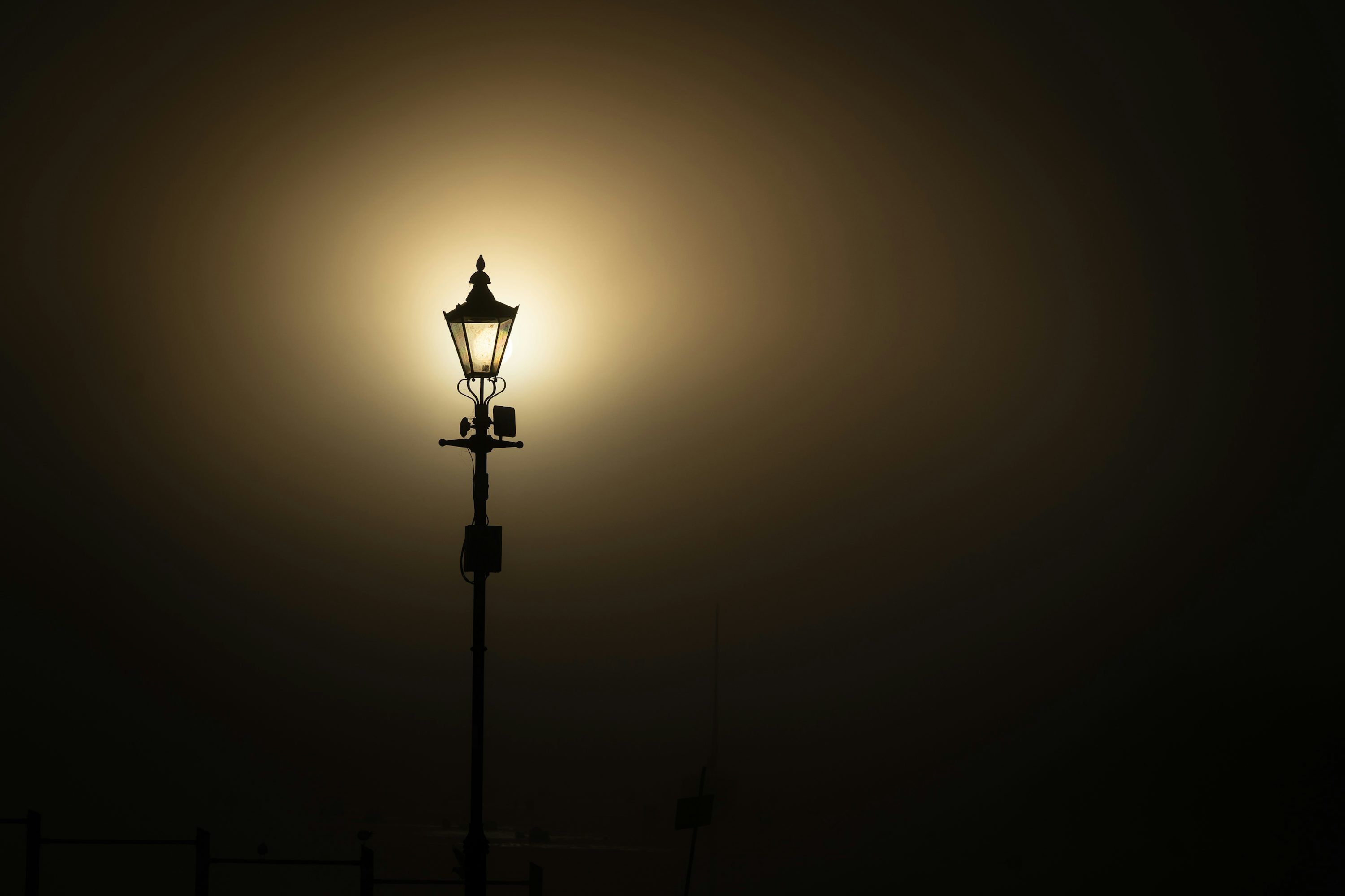 3000x2000 Lamp Post Picture. Download
