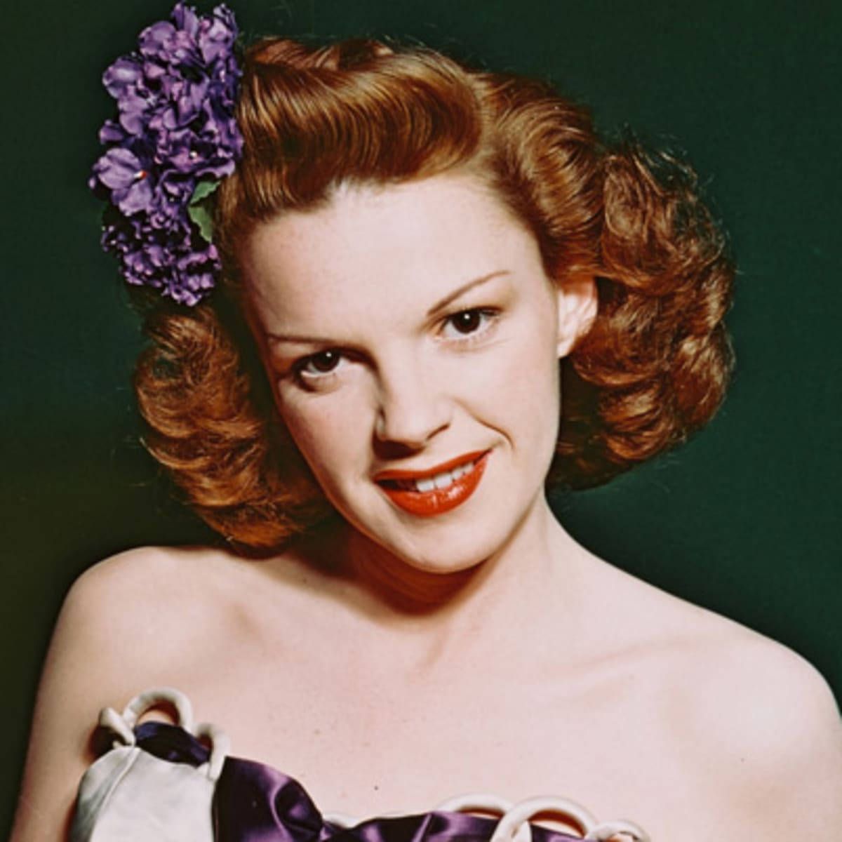 1200x1200 American Actress Judy Garland Wallpaper