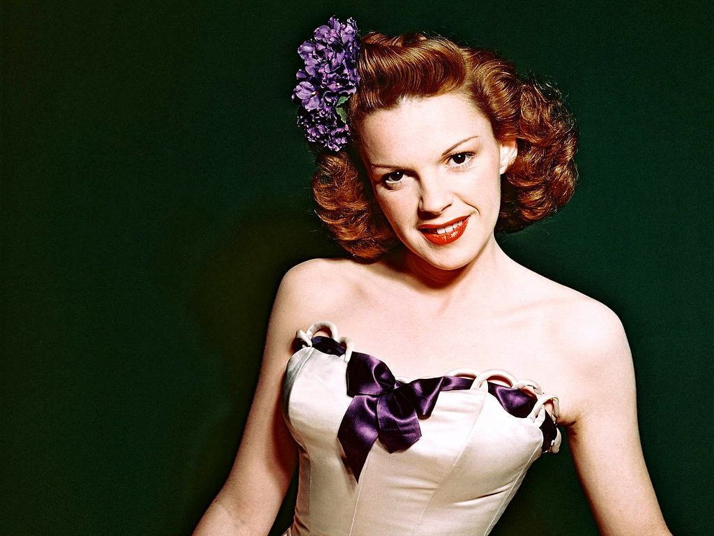 1024x768 Actress & Singer. Judy Garland