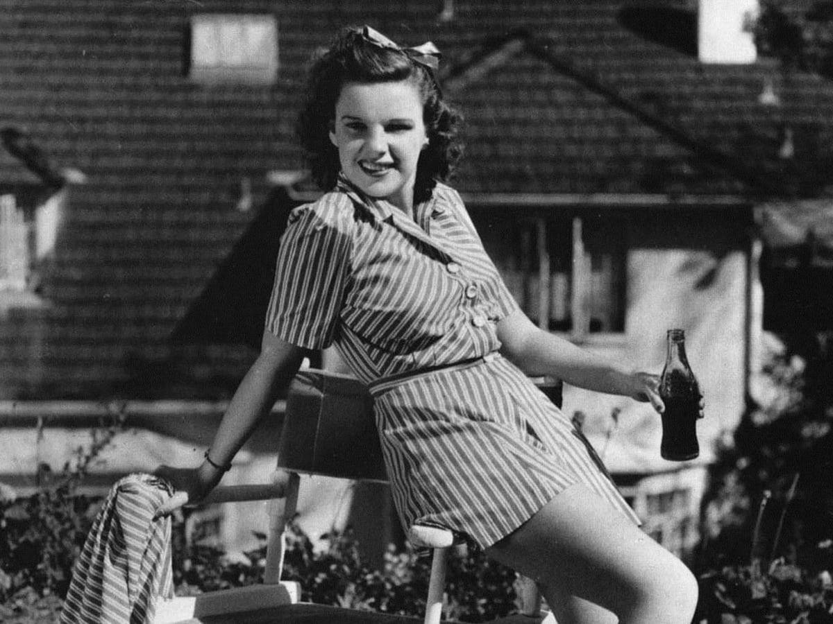 1200x900 American Actress Judy Garland Vintage