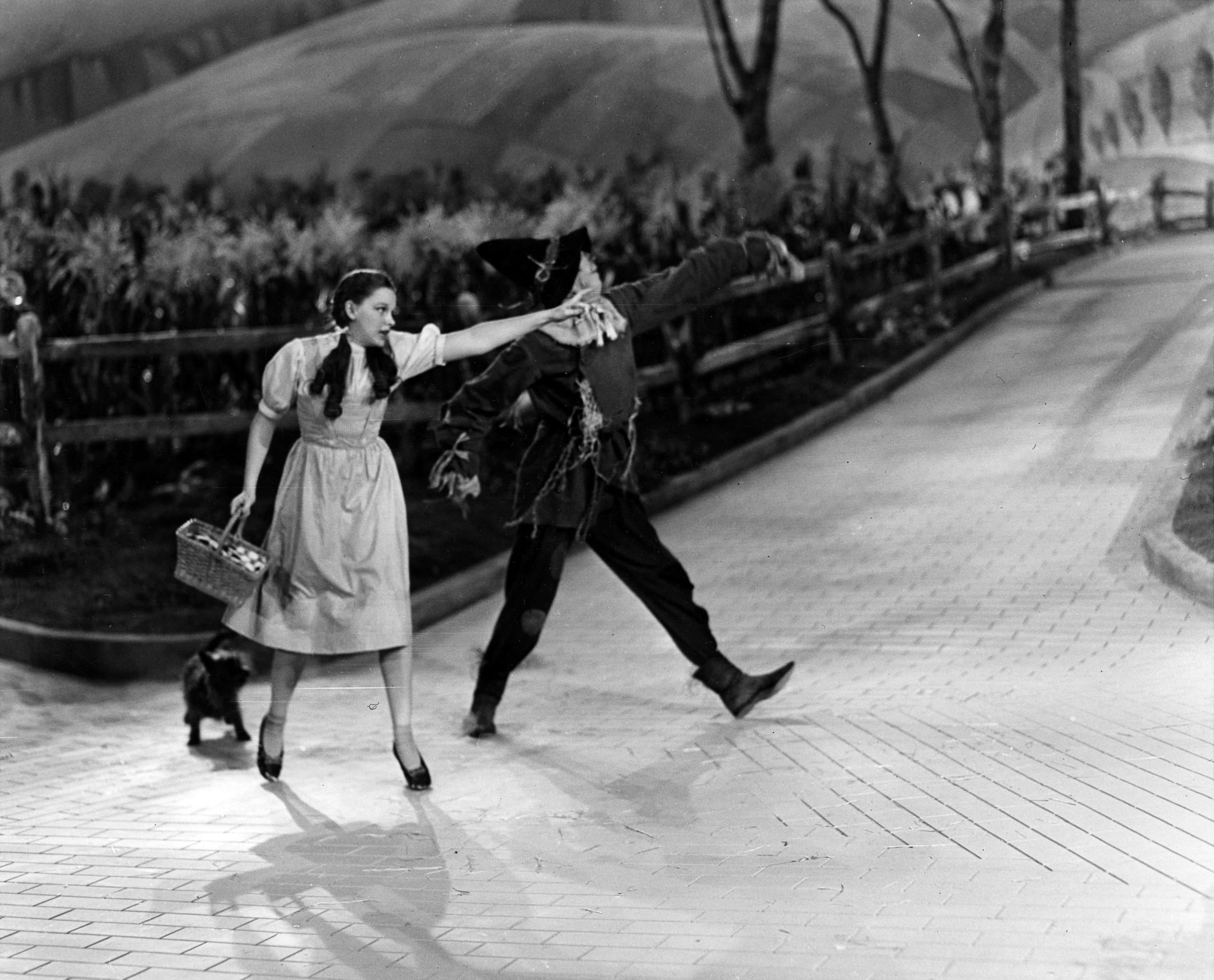 2560x2067 Download Judy Garland Movie The Wizard