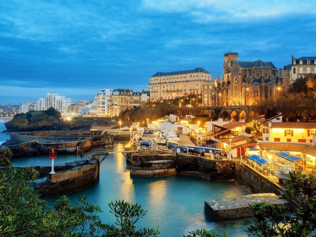 1024x768 Biarritz France Travel Guide