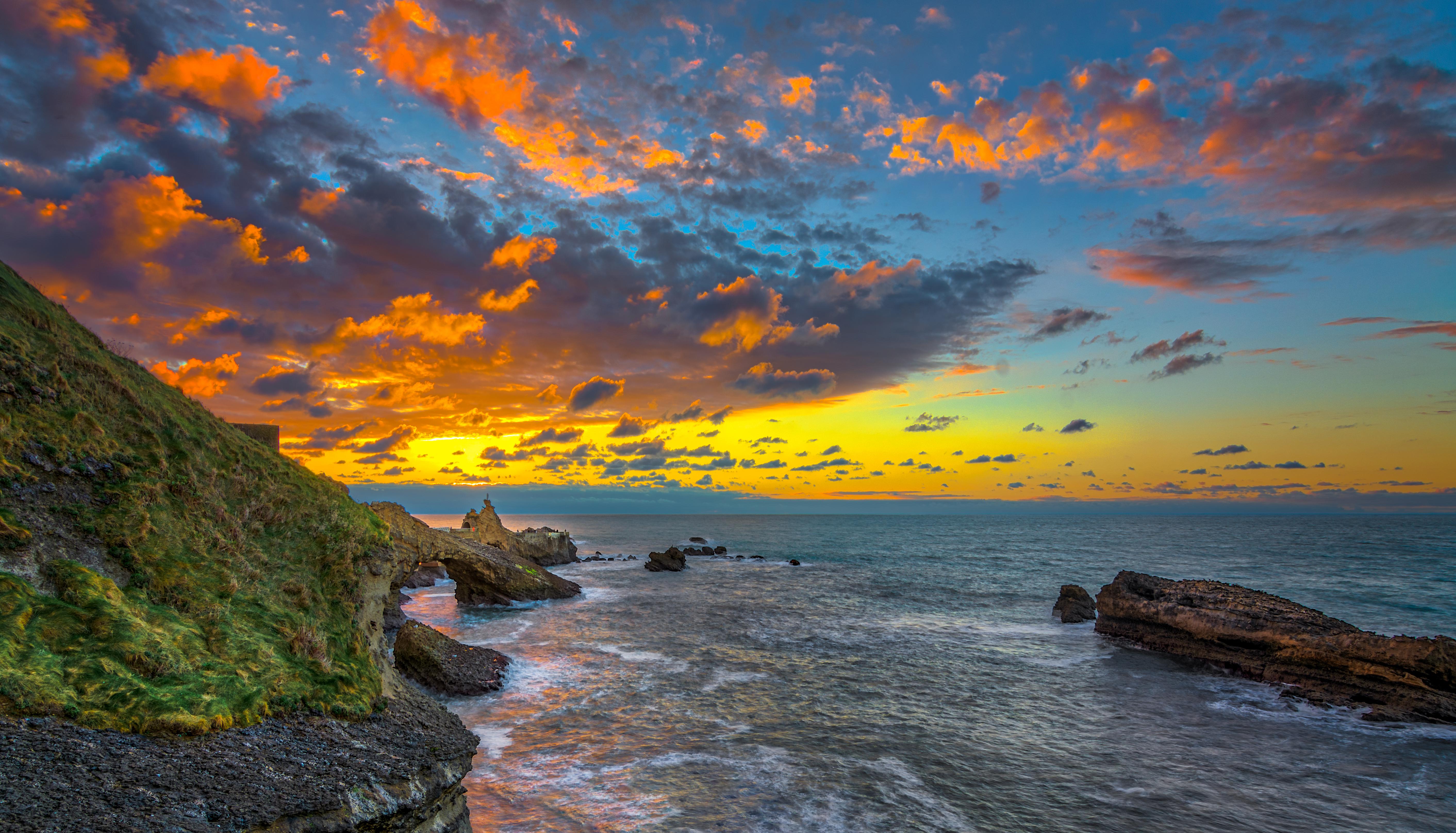 5648x3233 Sunset, Rocher de la Vierge, Biarritz