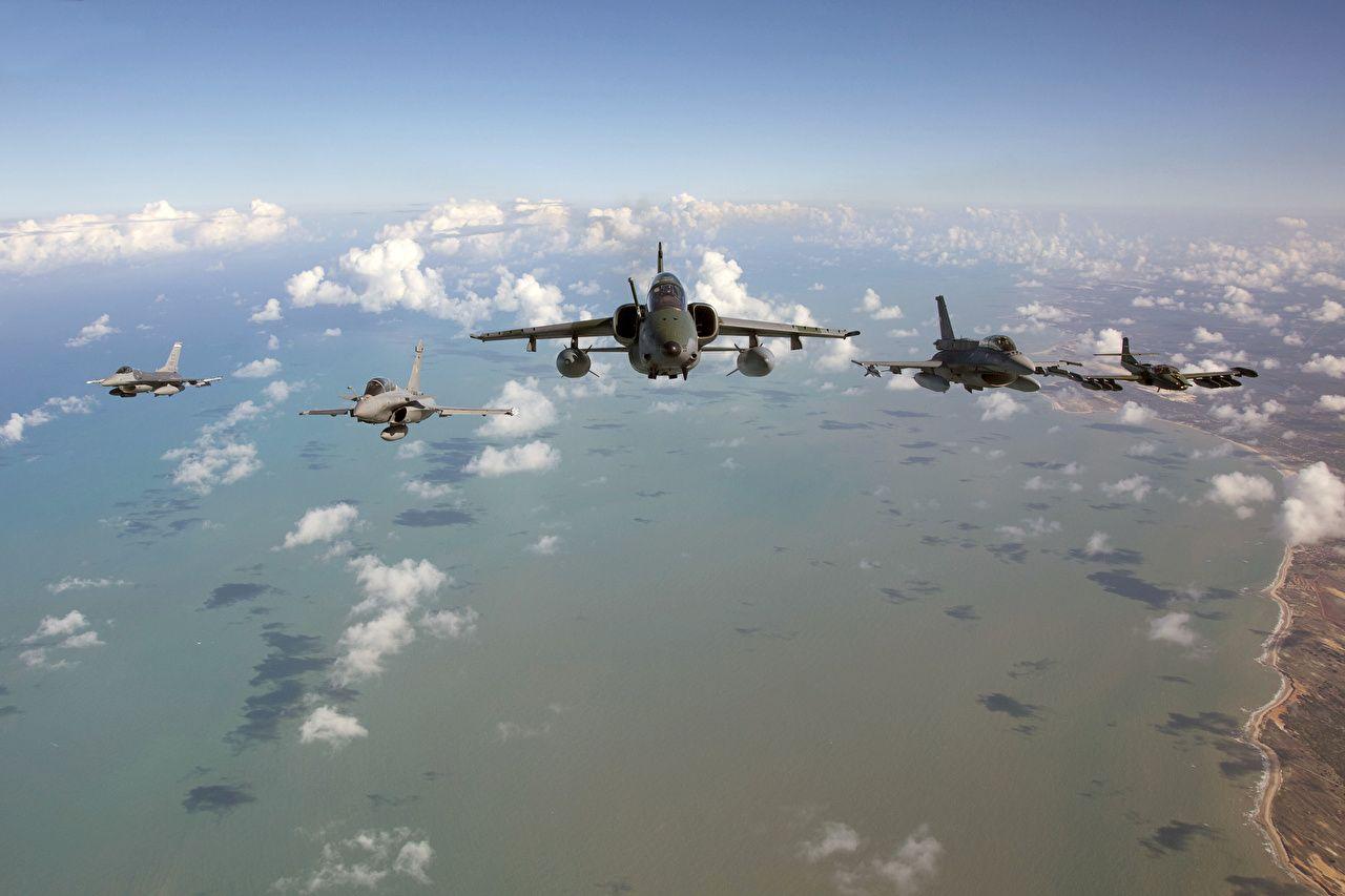 1280x853 Desktop Wallpaper Fighter Aircraft Airplane F 16 Fighting