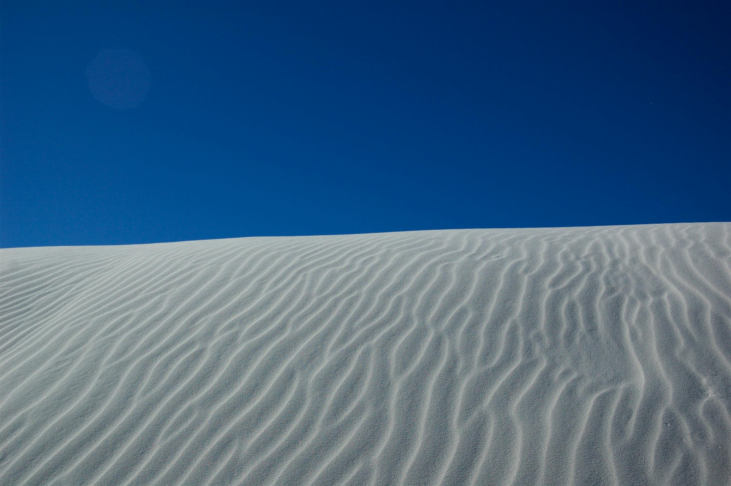 3008x2000 White Sand on Desert · Free