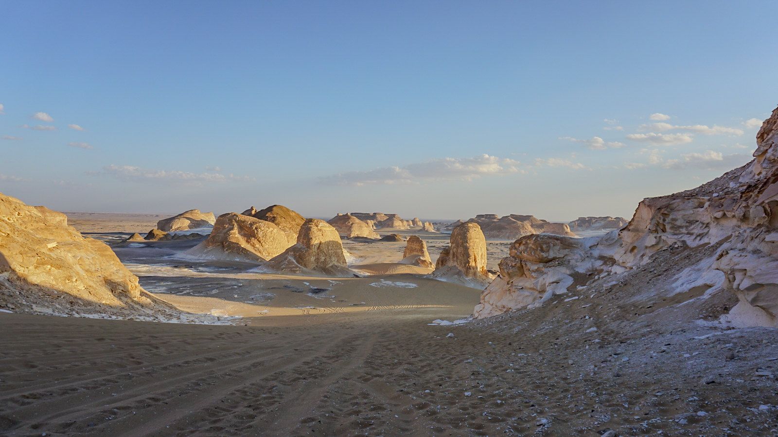 1600x900 Agabat, the White Desert, Egypt