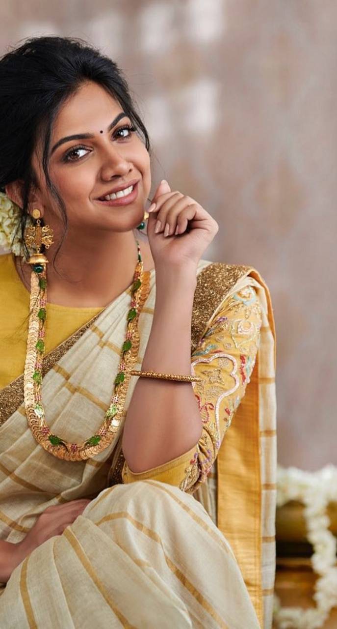 687x1280 Madonna Sebastian wallpaper