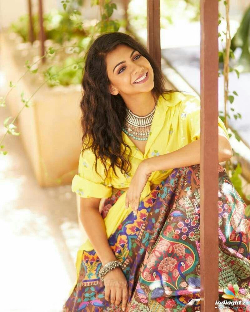800x1000 Madonna Sebastian HD Image, Cute Photo, Latest Saree