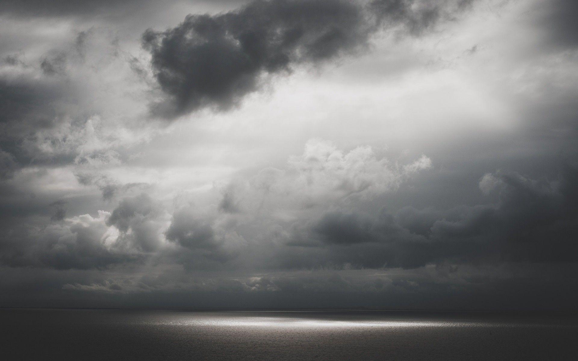 1920x1200 Gray Cloudy Sky Wallpaper