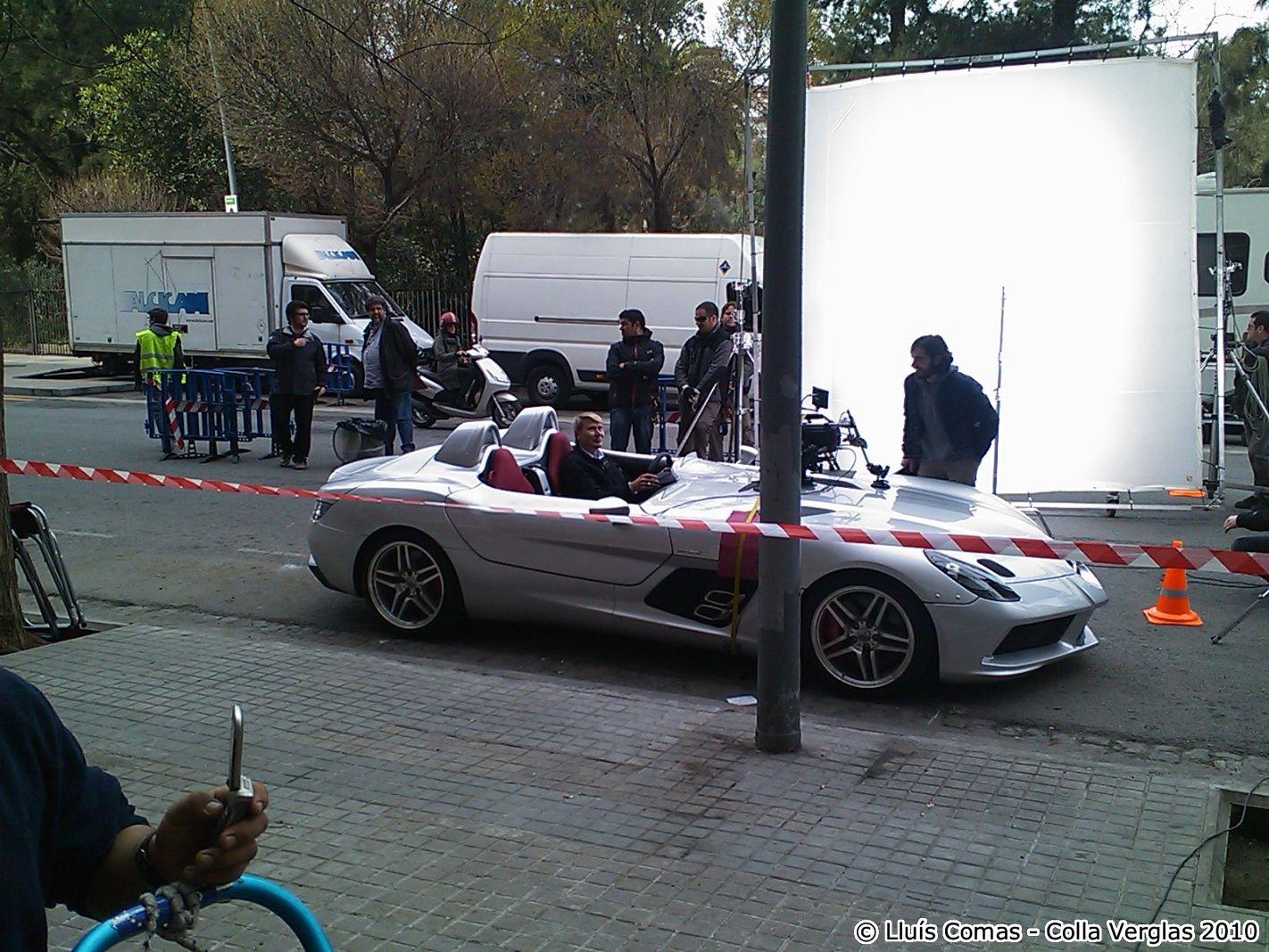 1422x1067 Mika Hakkinen Sits Behind The Wheel Of McLaren SLR Stirling