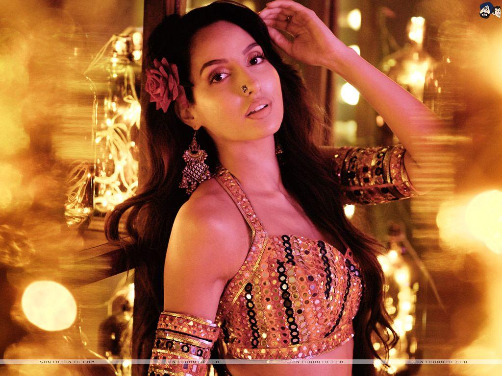 1024x768 Hot Bollywood Heroines & Actresses HD Wallpaper I Indian
