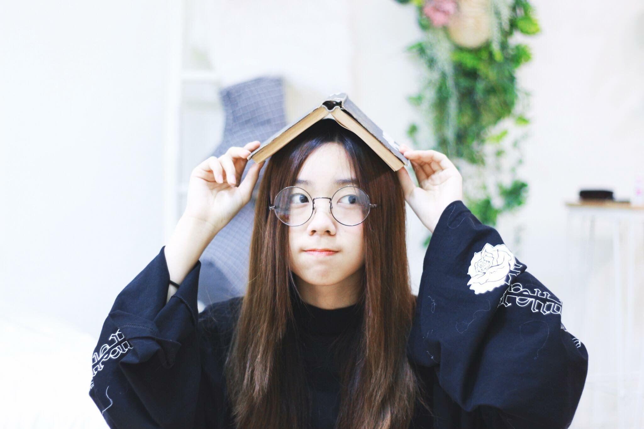 2048x1365 Pun BNK48 Wallpaper