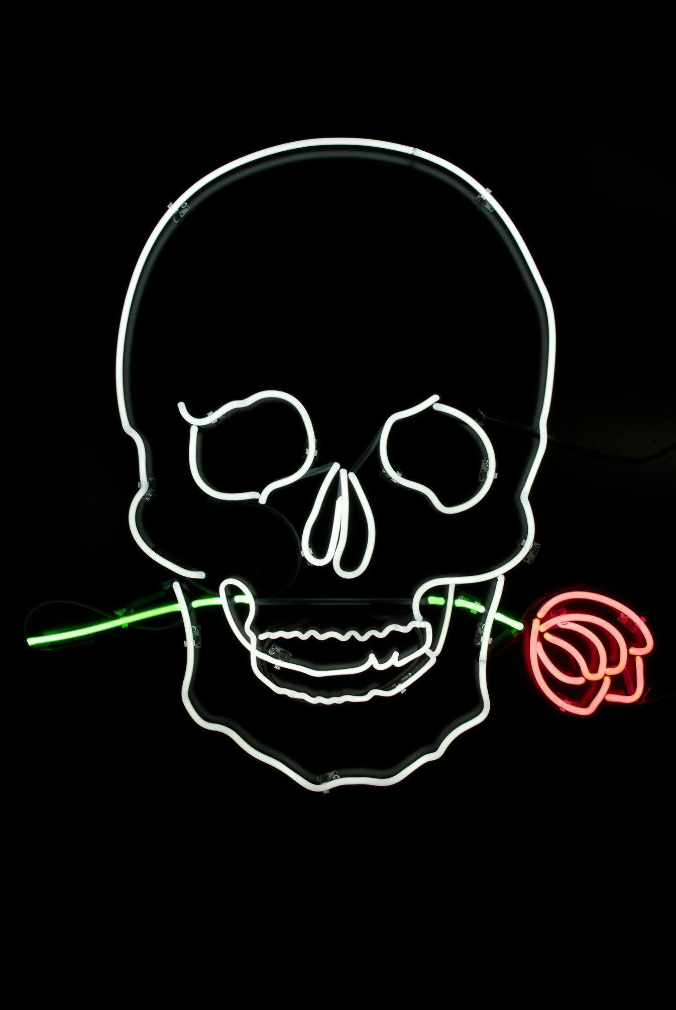 1346x2010 Skull And Roses Wallpaper