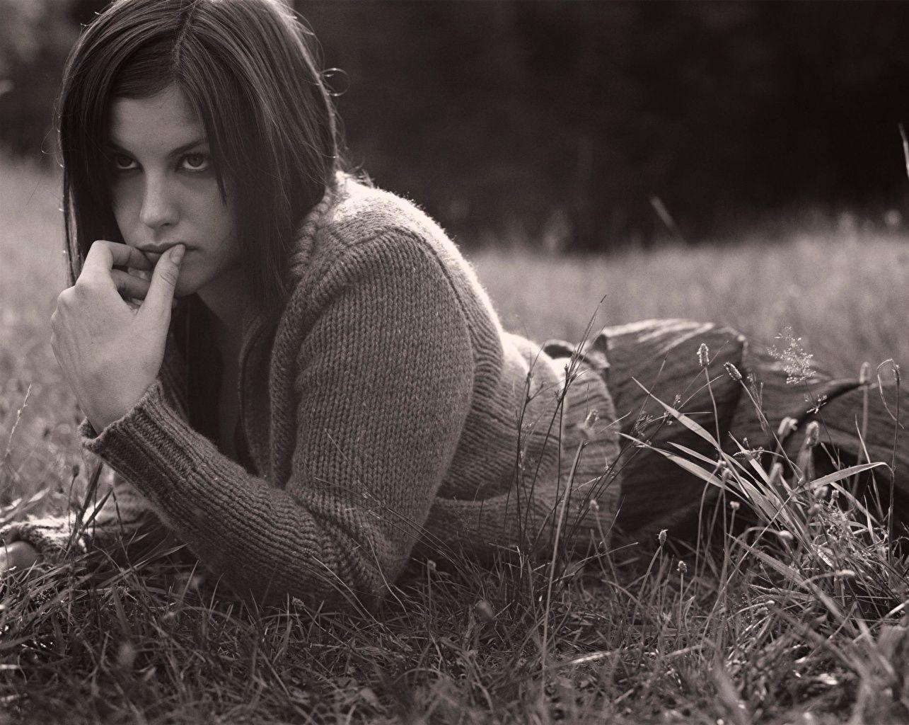 1285x1024 Desktop Wallpaper Liv Tyler Celebrities