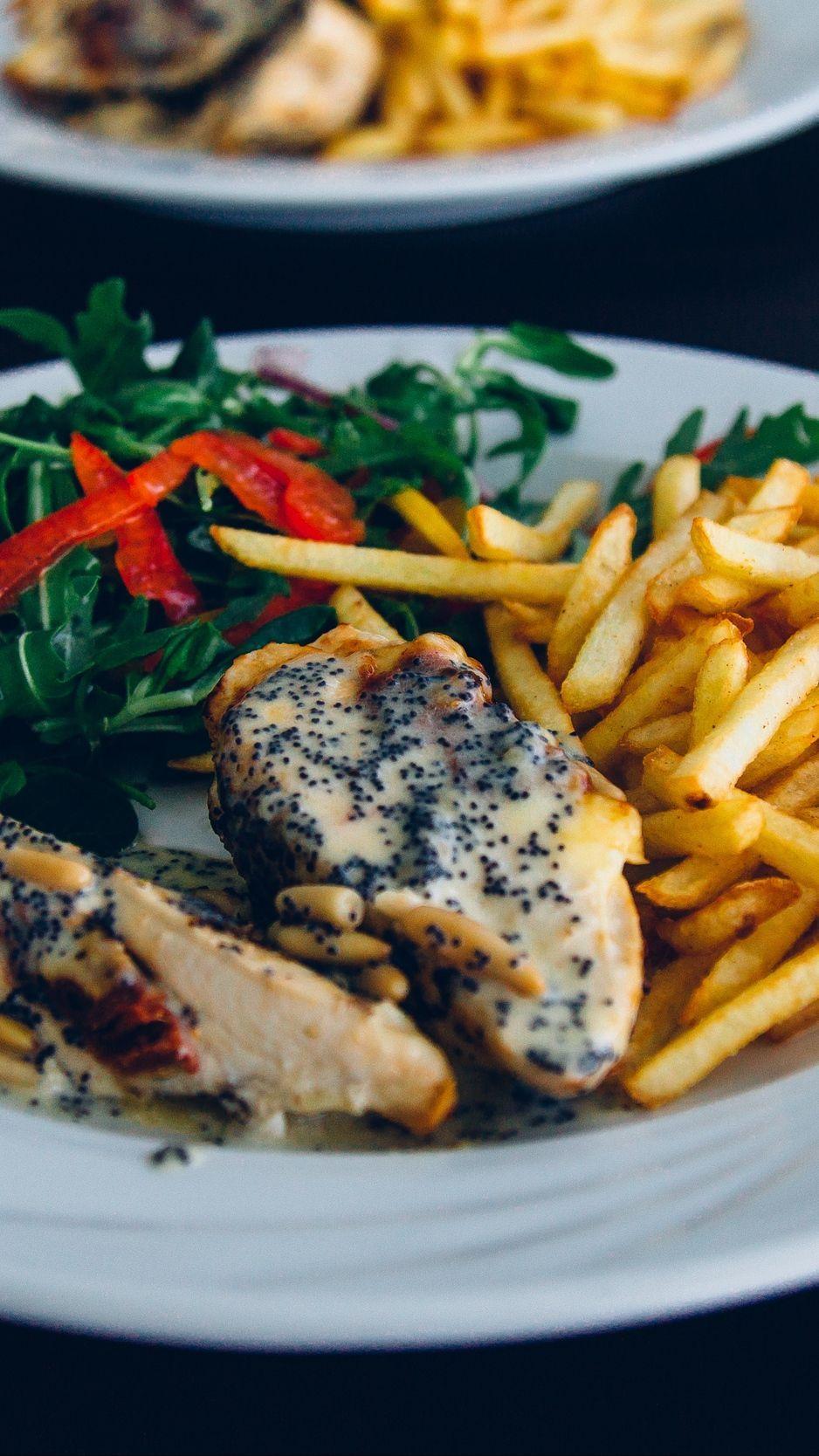 938x1668 Chicken And Chips Wallpaper On Plate In Restaurant