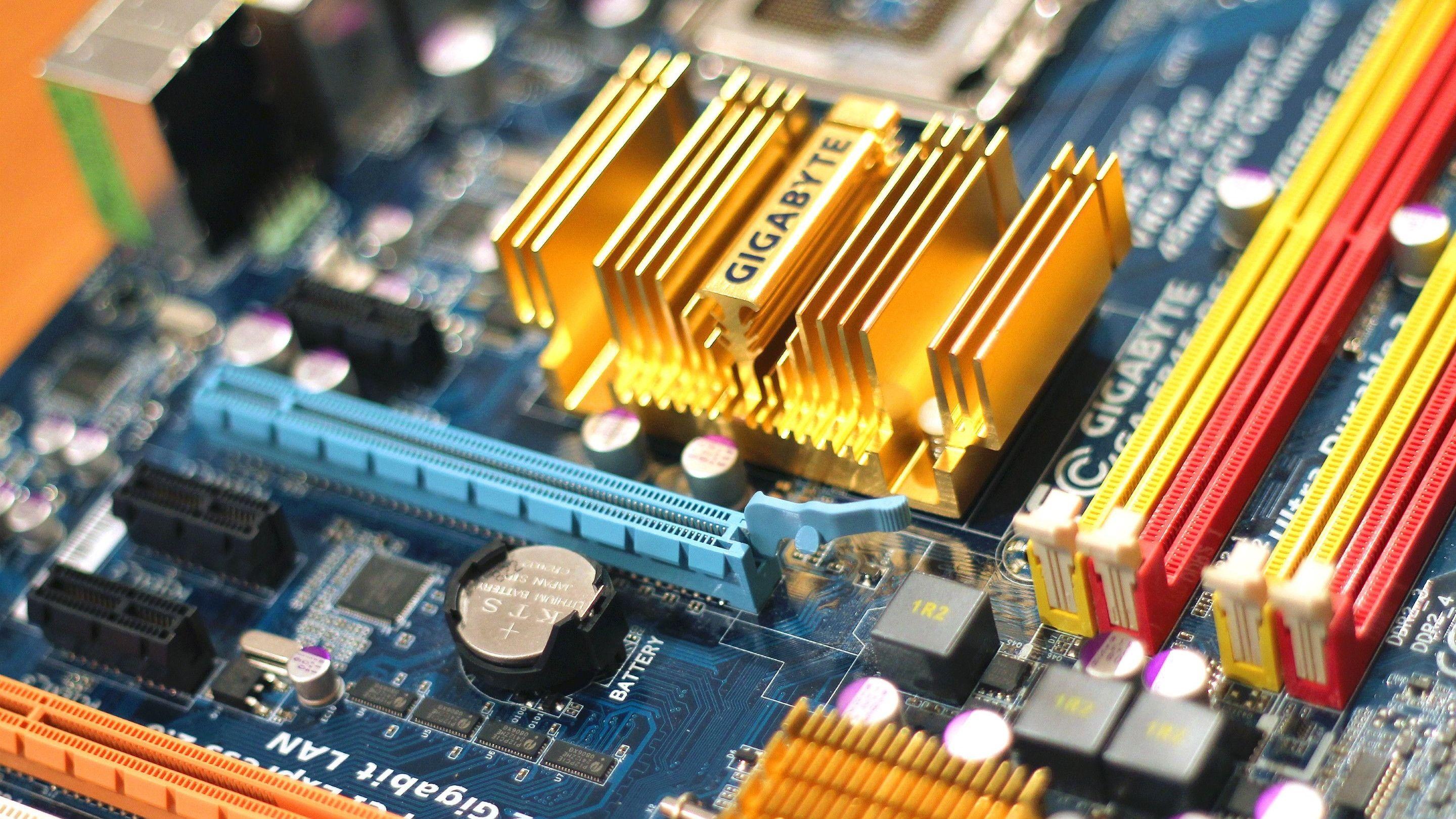2880x1620 Download wallpaper: Gigabyte motherboard 2880x1620