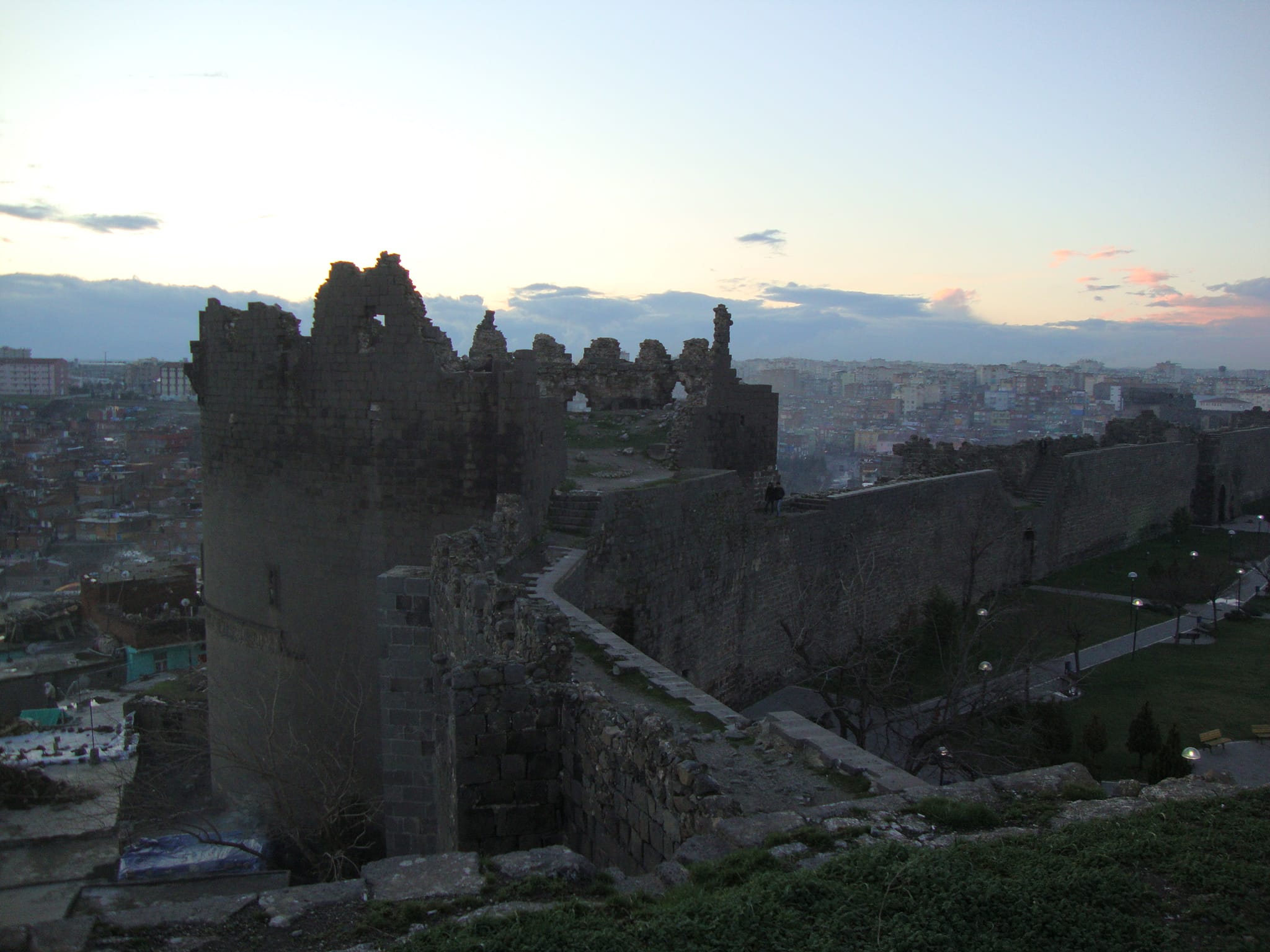 2048x1536 Diyarbakir City Walls. The Kurdish Project