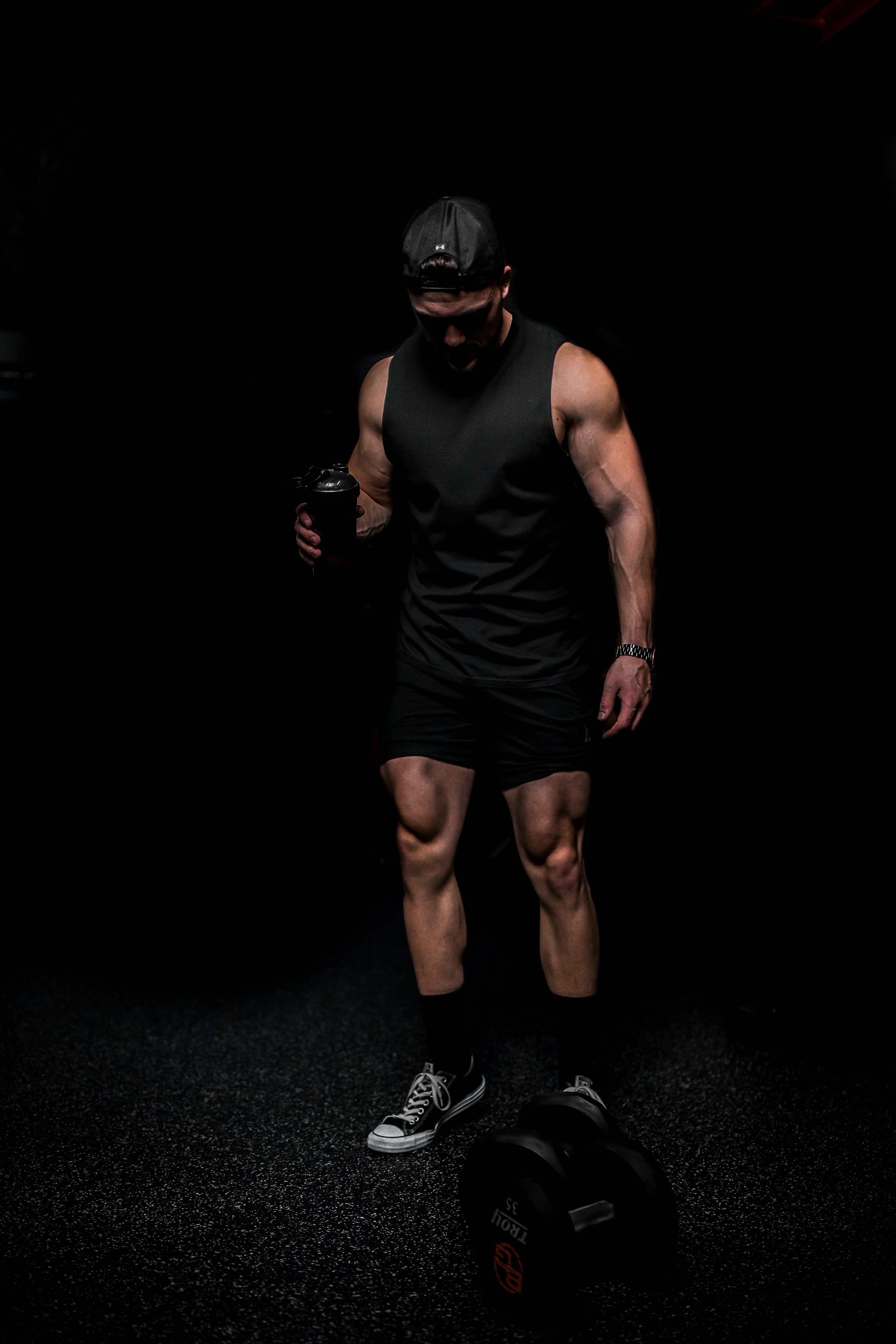 3000x4500 Gym Man Picture. Download