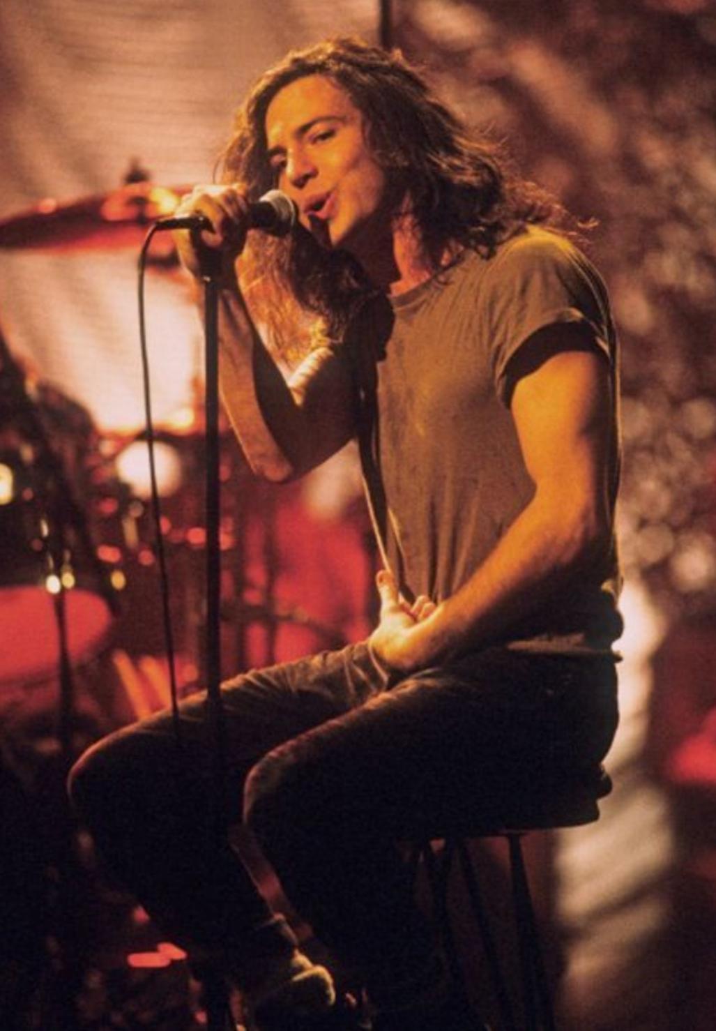 1027x1478 Young Eddie Vedder was really something