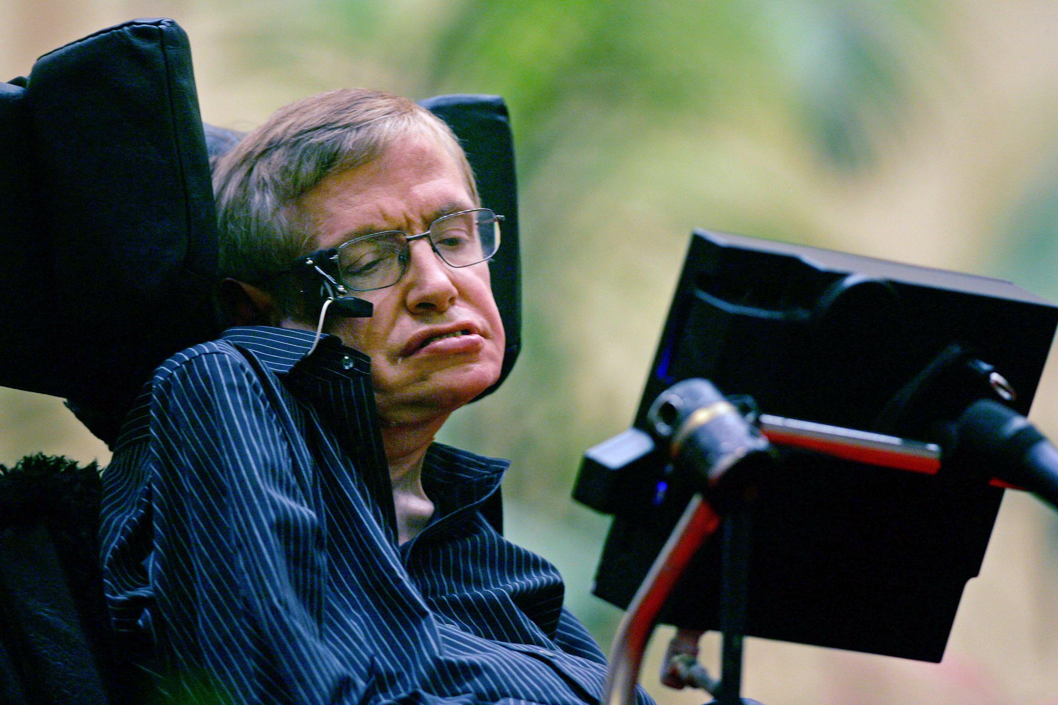 Stephen Hawking Wallpapers - Top Free Stephen Hawking Backgrounds -  WallpaperAccess