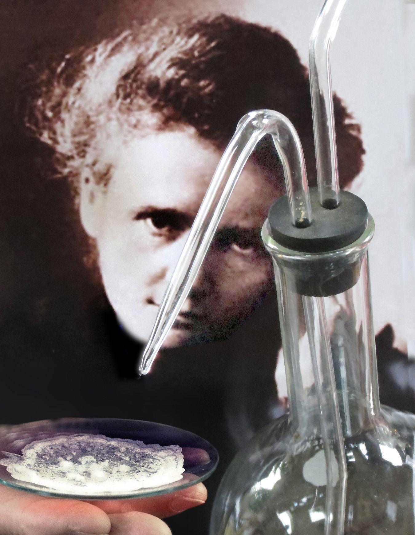 1350x1739 Visit Marie Curie, her instruments, her laboratory, a