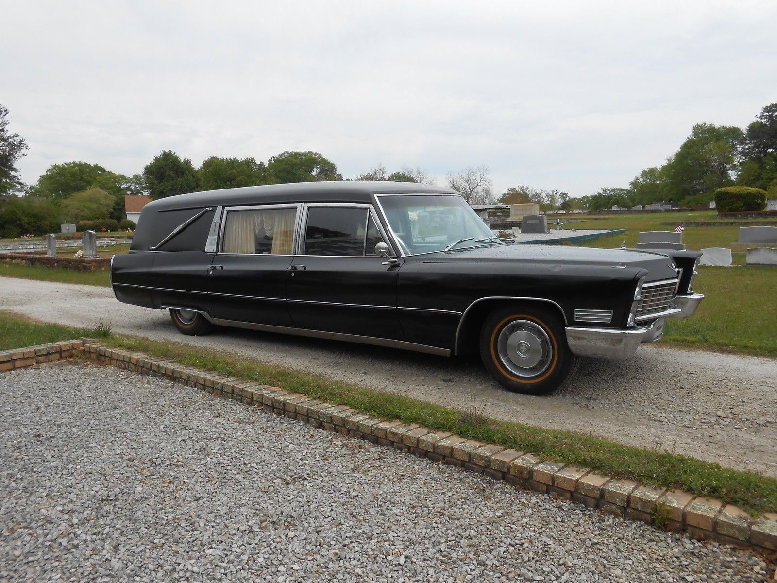 1600x1200 Cadillac Fleetwood. Vintage Car