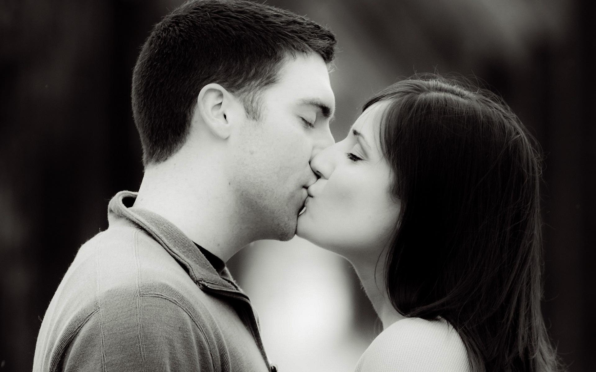 1920x1200 Hot Couple Kiss Wallpaper Kiss Photo Love Free