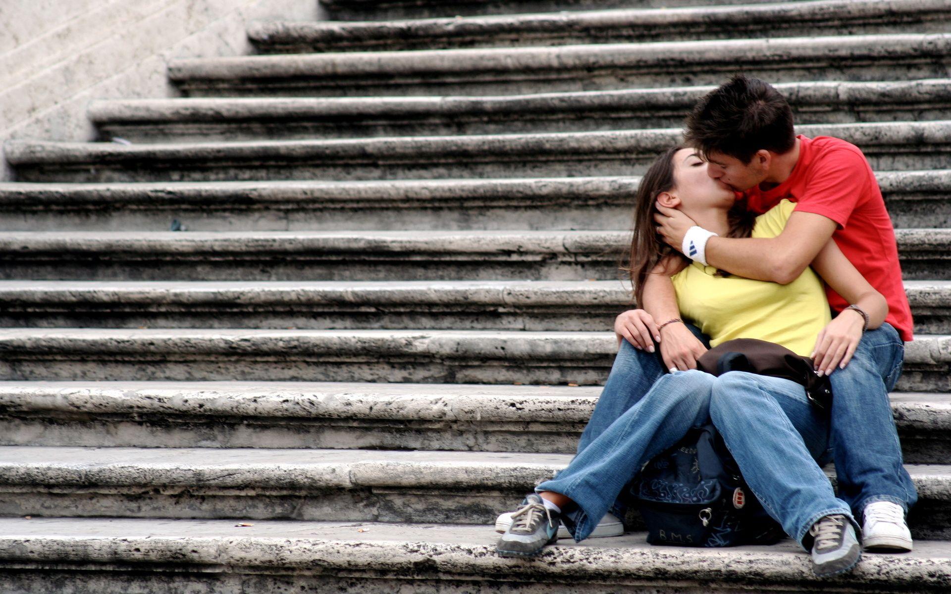 1920x1200 Happy World Kiss Day: Kissing HD wallpaper collection