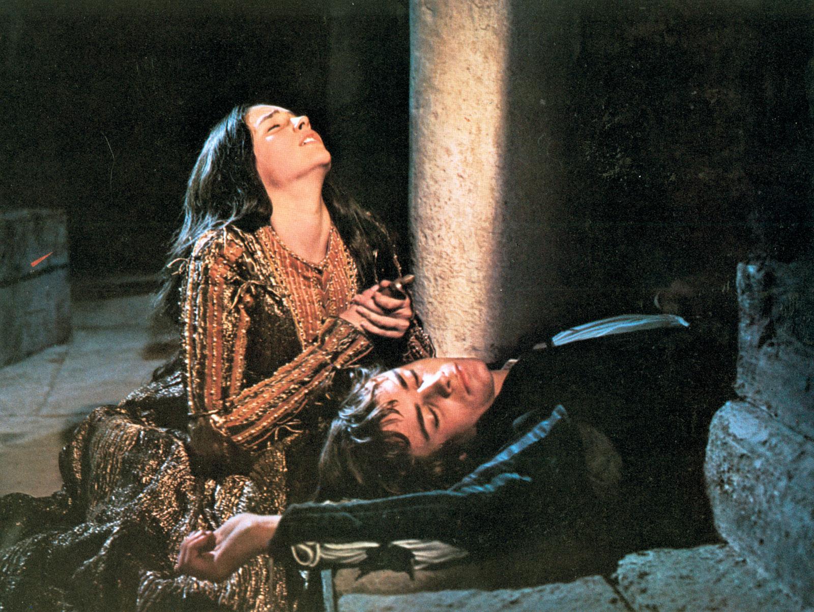 1600x1204 Romantic Love Between Romeo And Juliet 5 Desktop Wallpaper