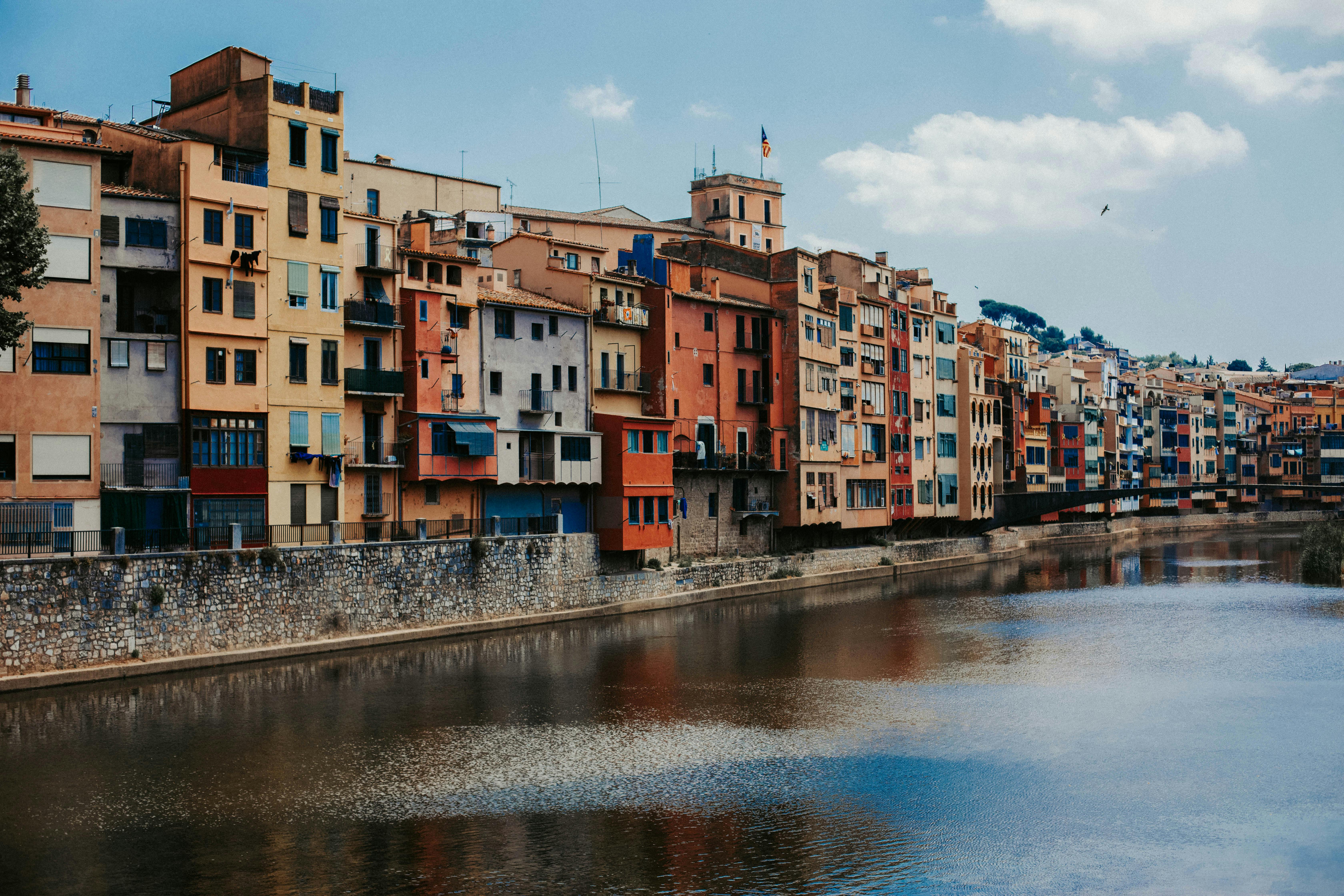 6720x4480 Colorful Townhouses of Girona on