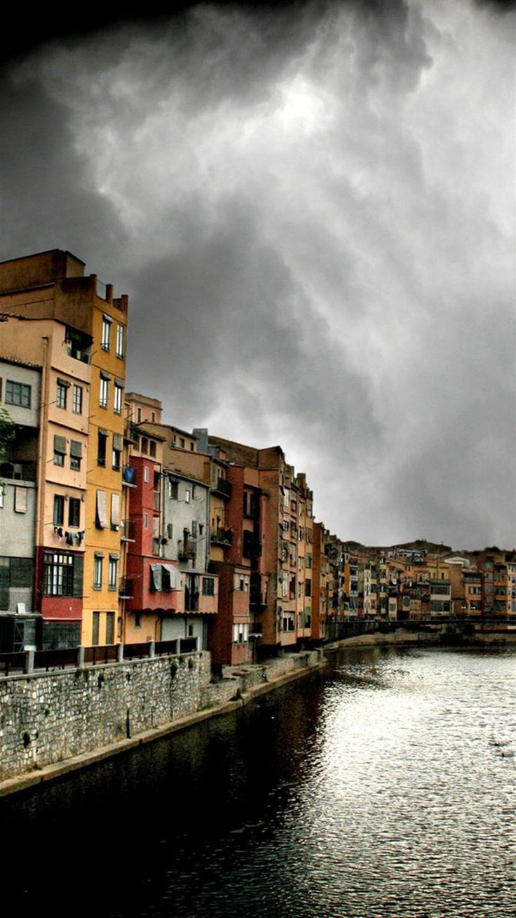 736x1308 Spain Girona Jewish Neighborhood HD