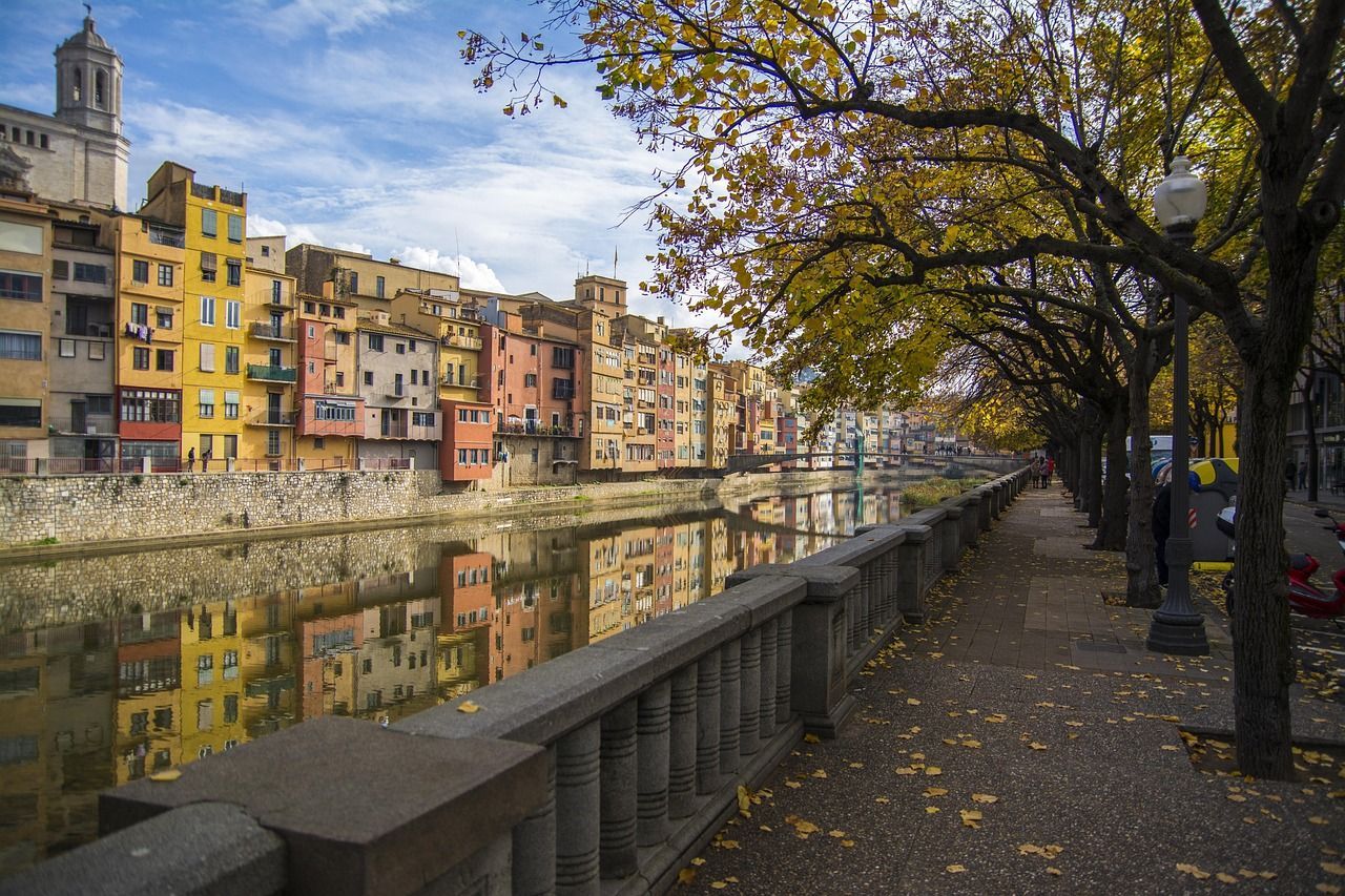 1280x853 Girona Coastline & Girona Image