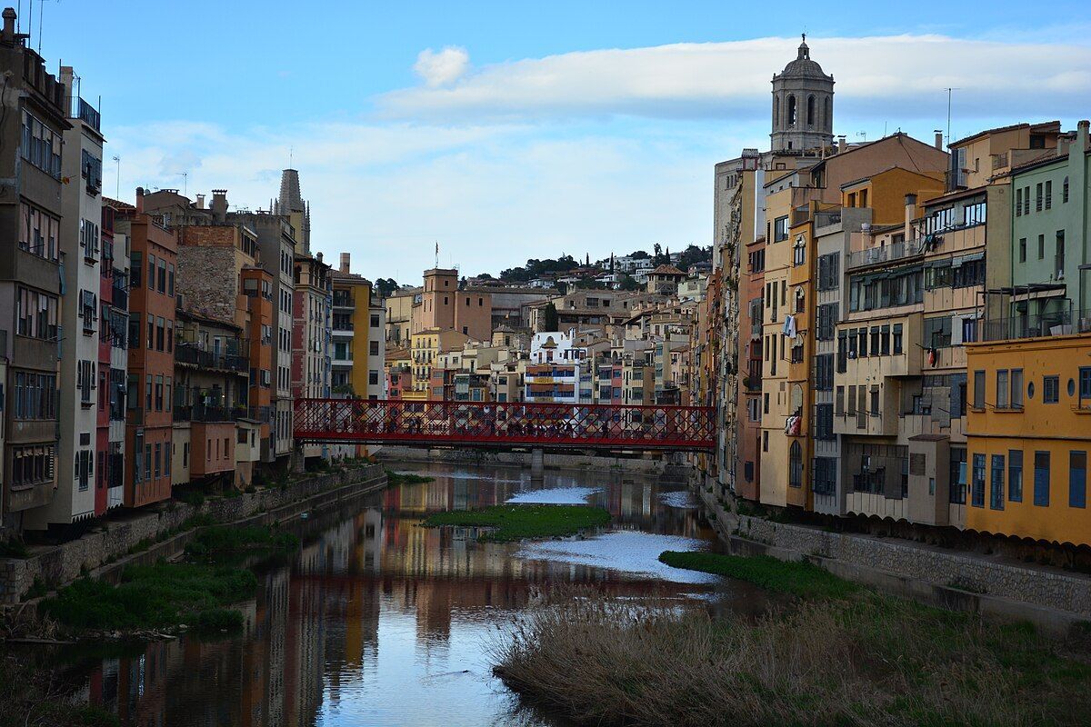 1200x800 Girona just east of north