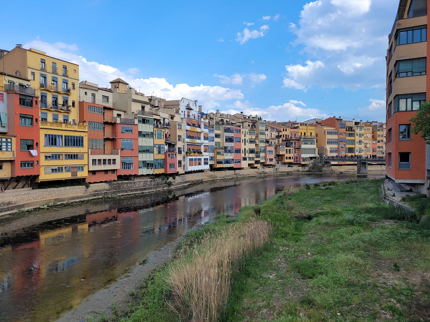 1400x1050 Girona: Days of Fleas and Roses. Love