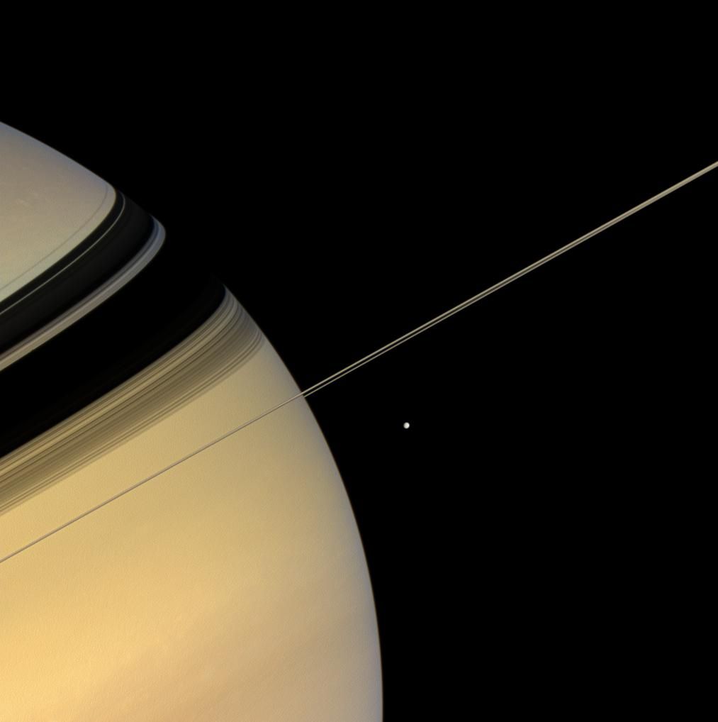 1013x1018 Saturn