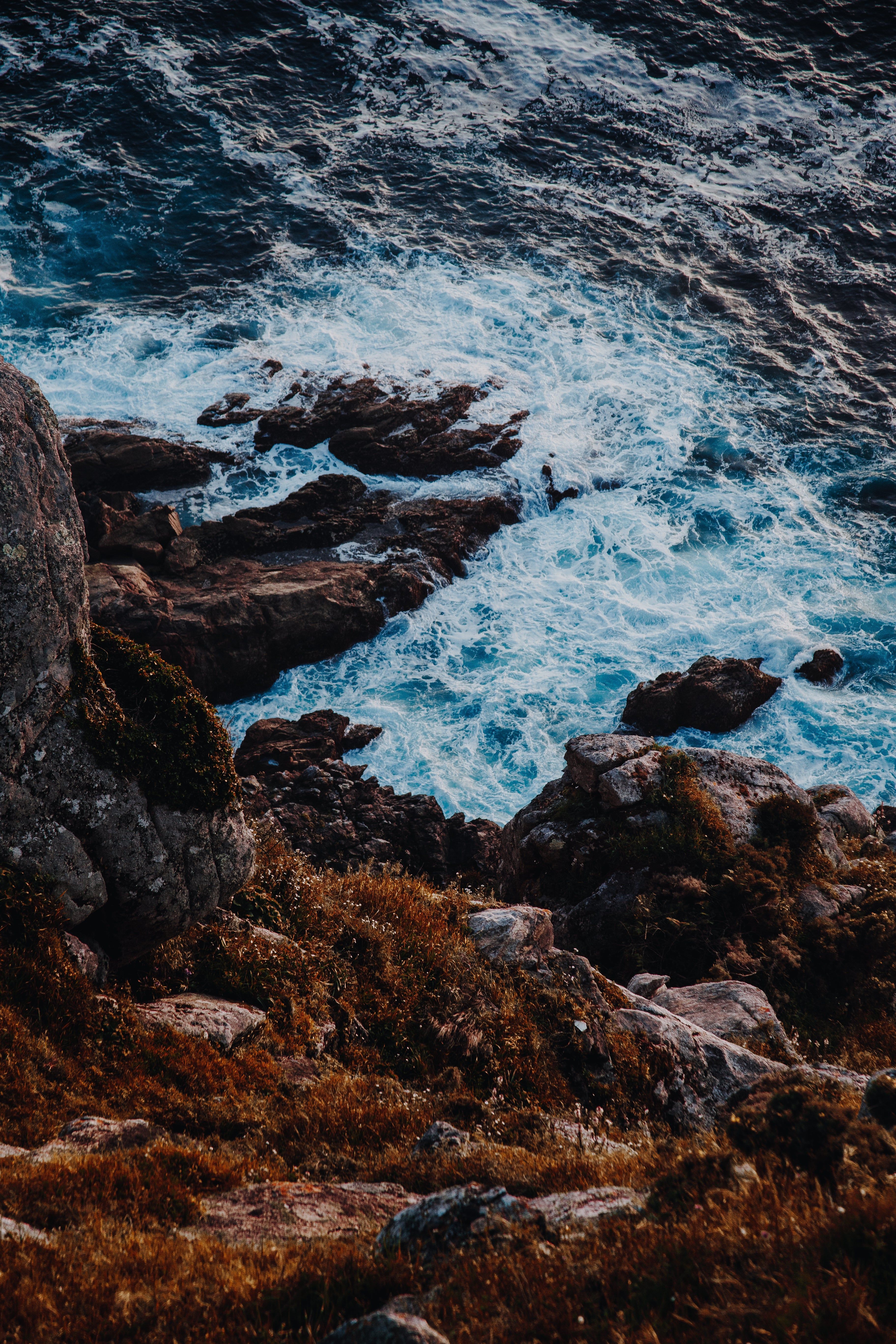 3648x5472 Picture of Rock Cliff View