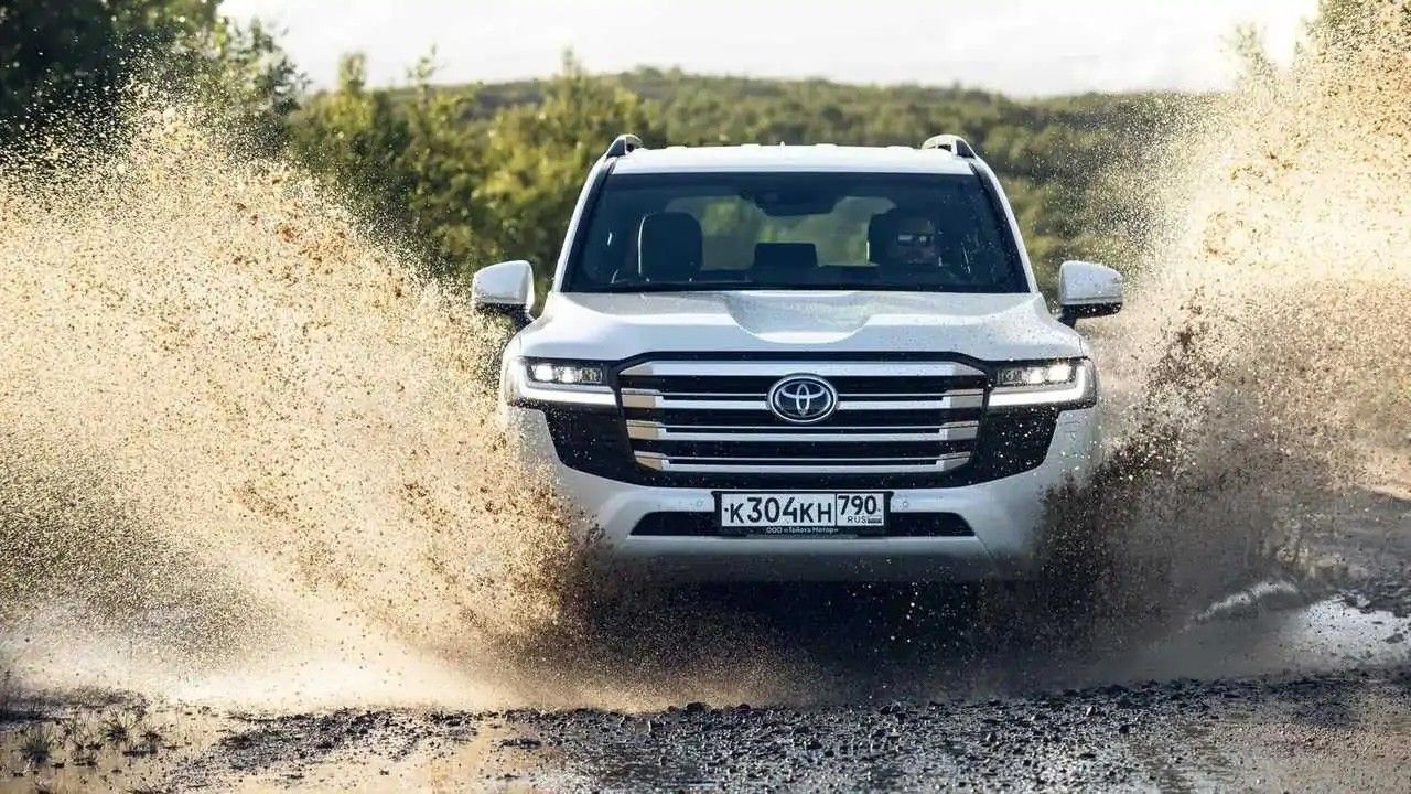 1280x720 Toyota Land Cruiser 300 Komfort Beret
