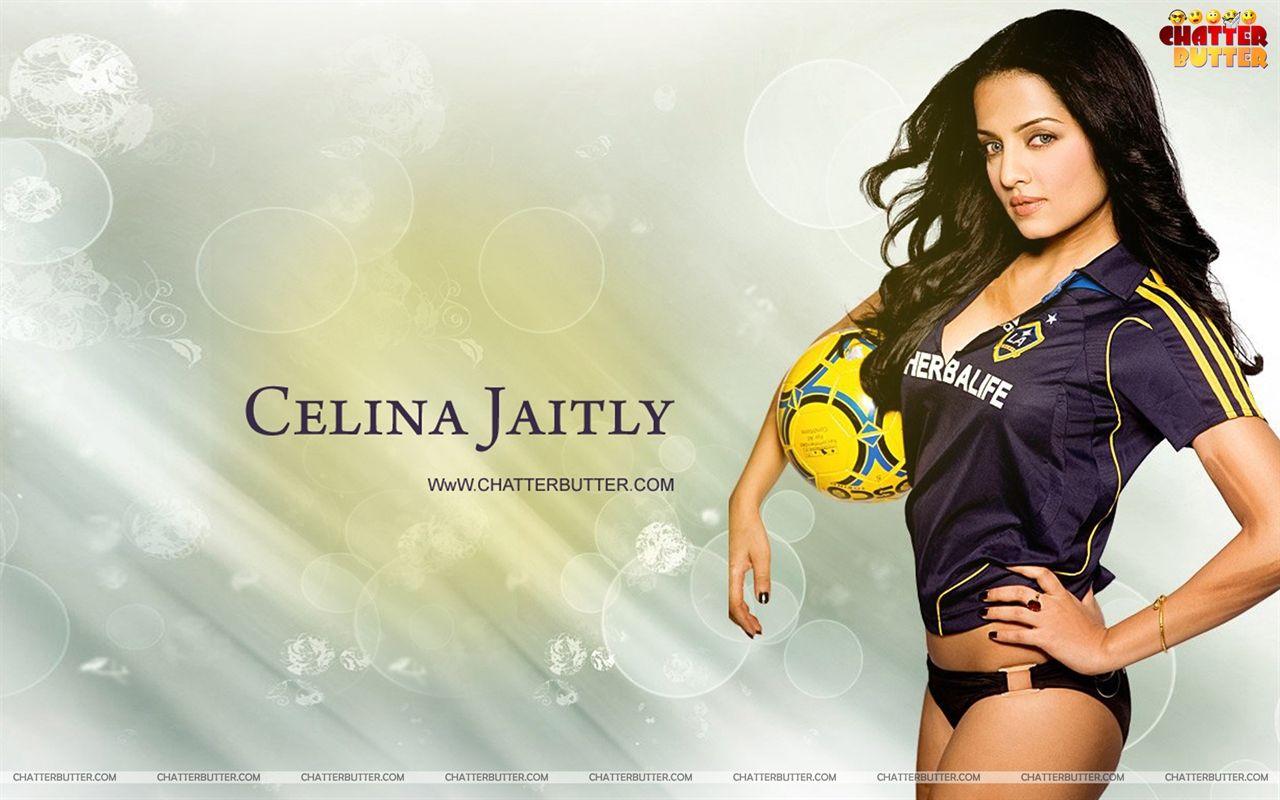 1280x800 Celina Jaitly Hot HD Wallpaper